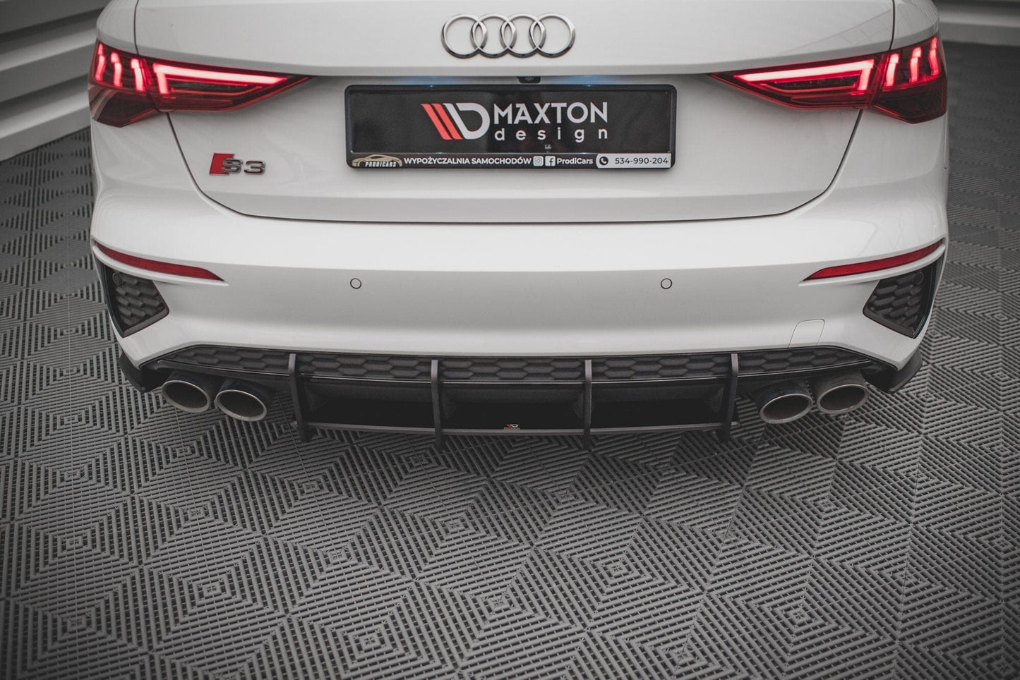 Audi S3 8Y Facelift Limousine Street Pro Heckschürze Maxton Design