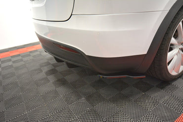 Tesla Model X - Heck Ansatz