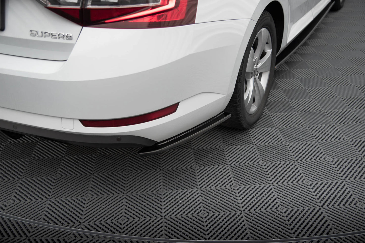 Skoda Superb - Heck Flaps V.1