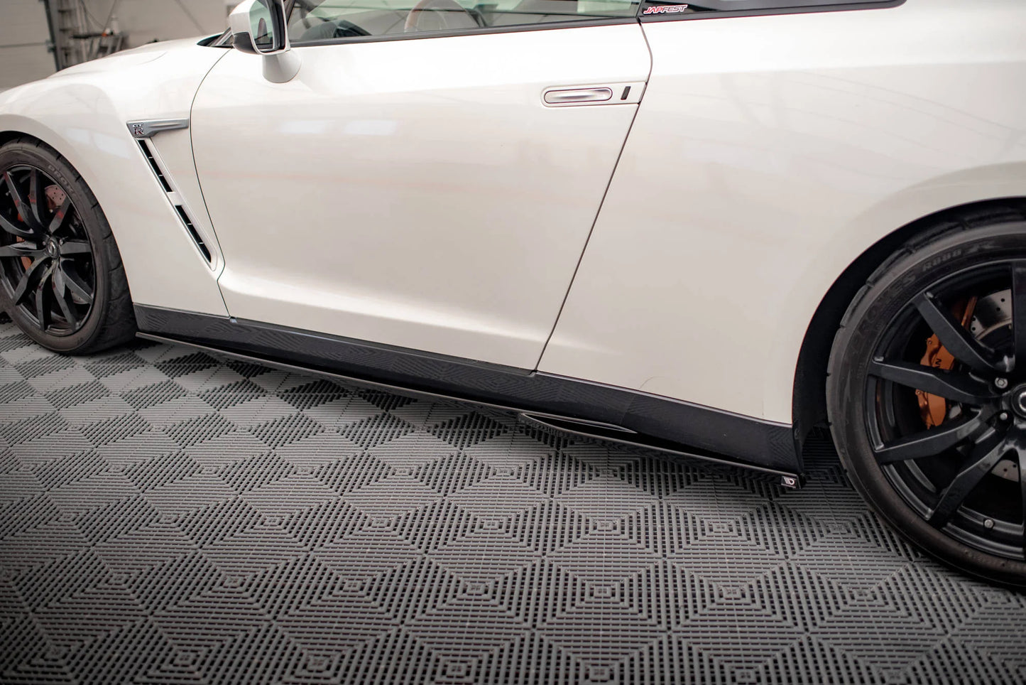 Nissan GT-R Facelift - Seitenschweller