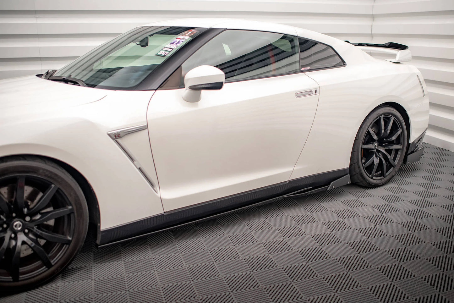 Nissan GT-R - Seitenschweller + Flaps