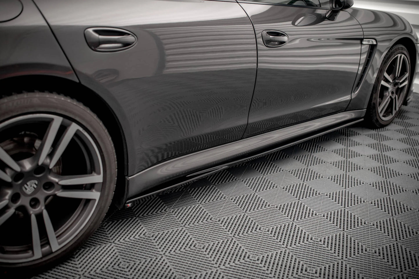 Porsche Panamera - Seitenschweller V.1
