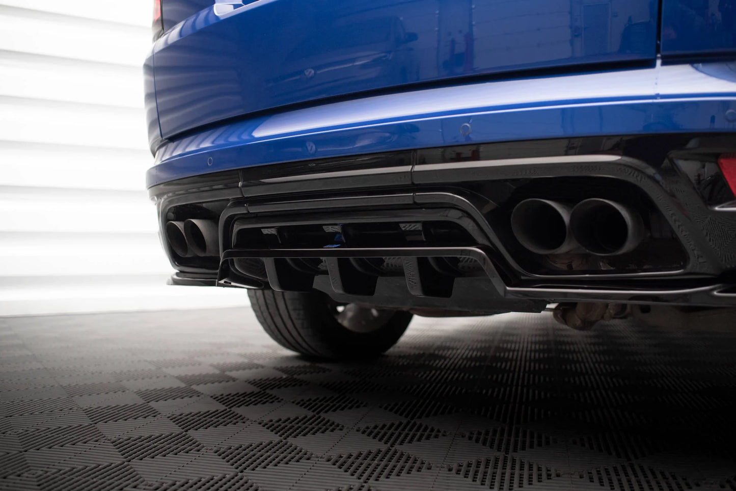 Range Rover Sport SVR - Heck Ansatz