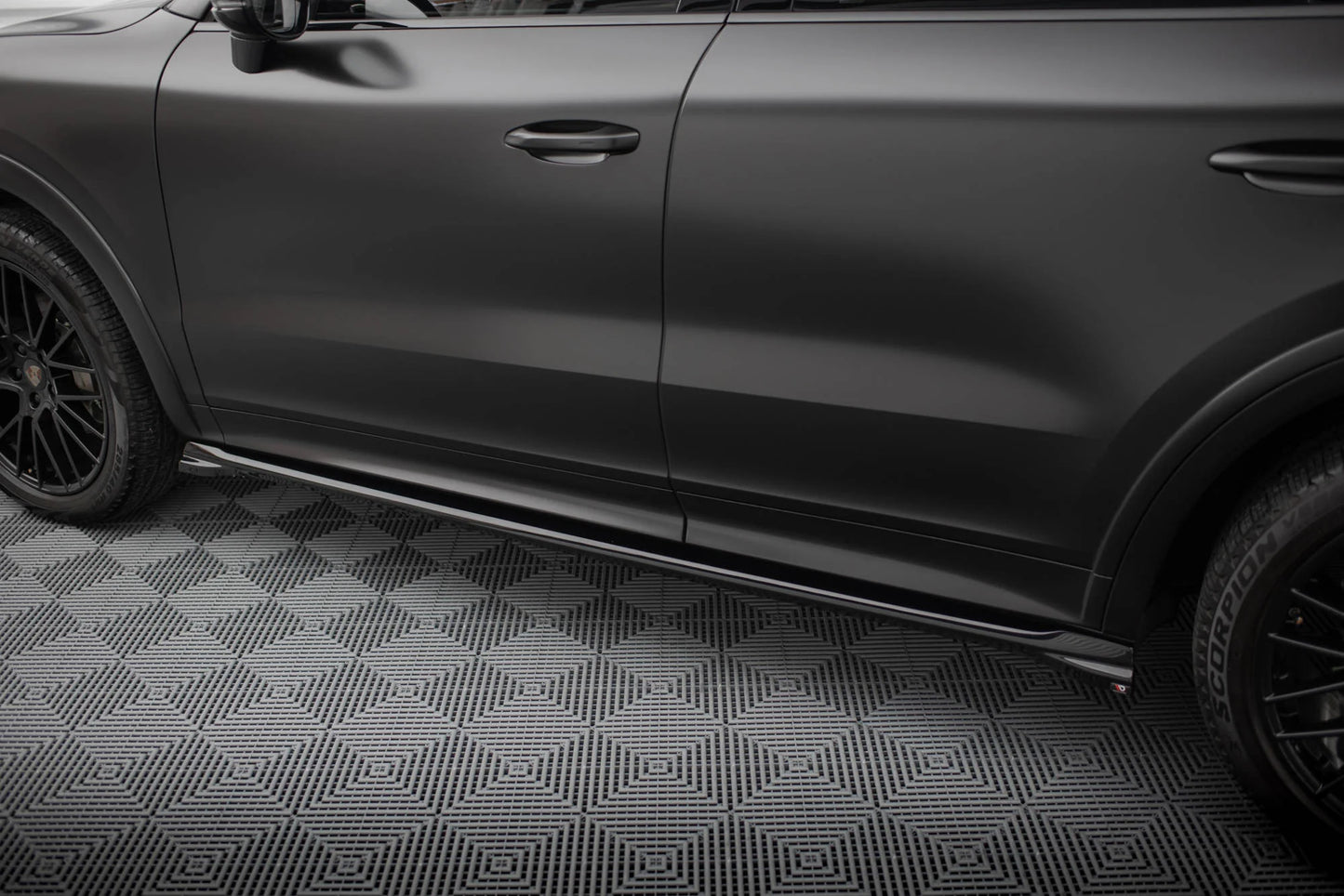 Porsche Cayenne - Seitenschweller V.1
