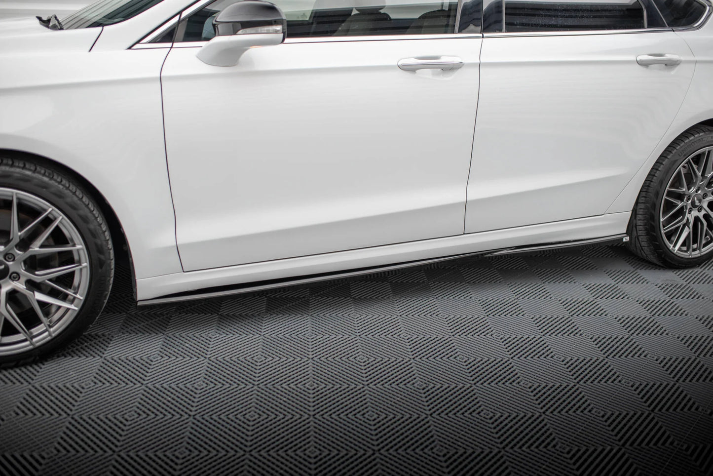 Ford Mondeo Mk5 Facelift - Seitenschweller