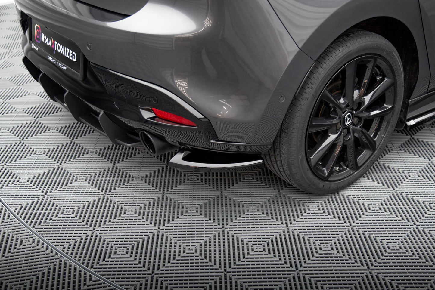 MAZDA 3 - Heck Flaps