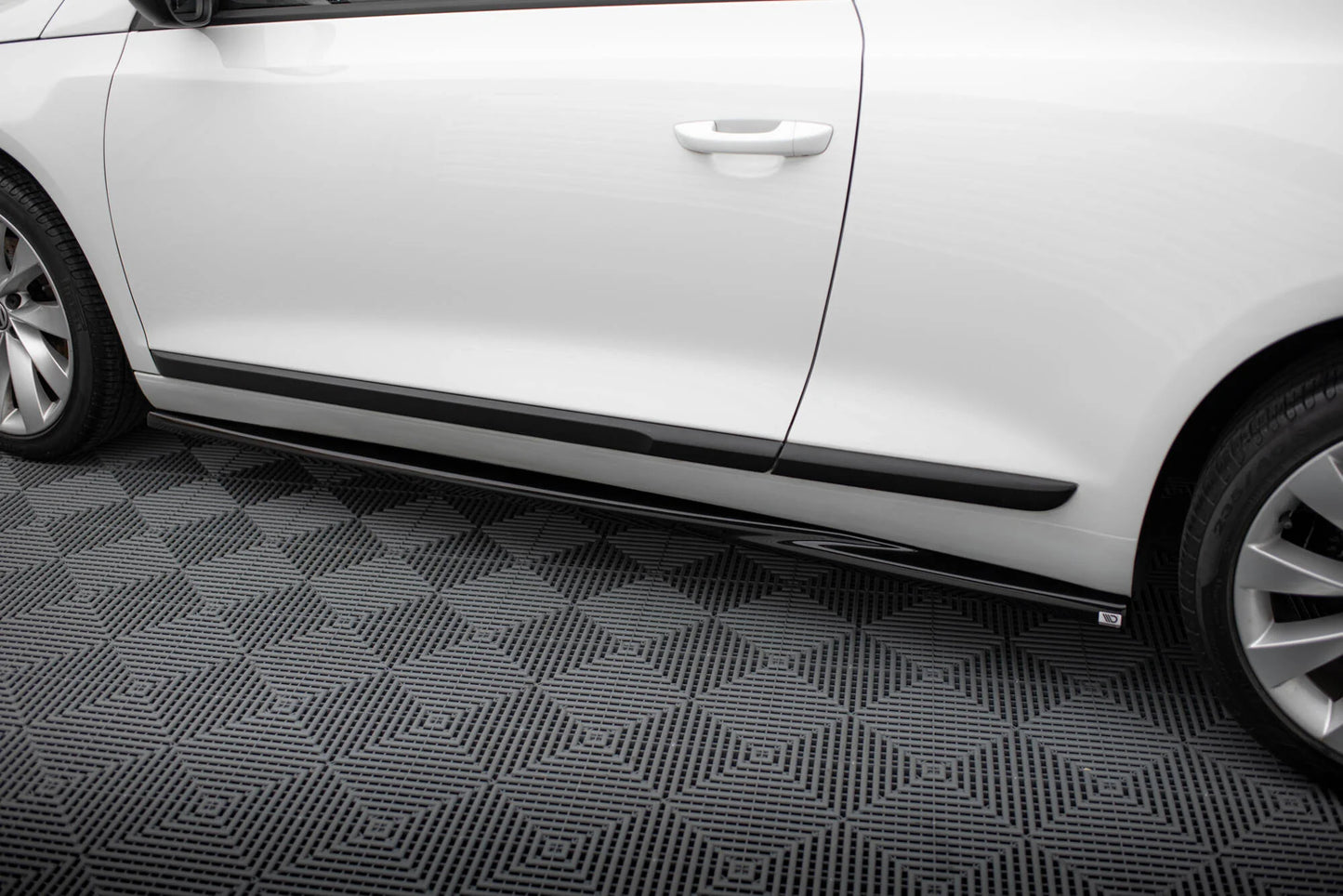 VW Scirocco Facelift - Seitenschweller V.2