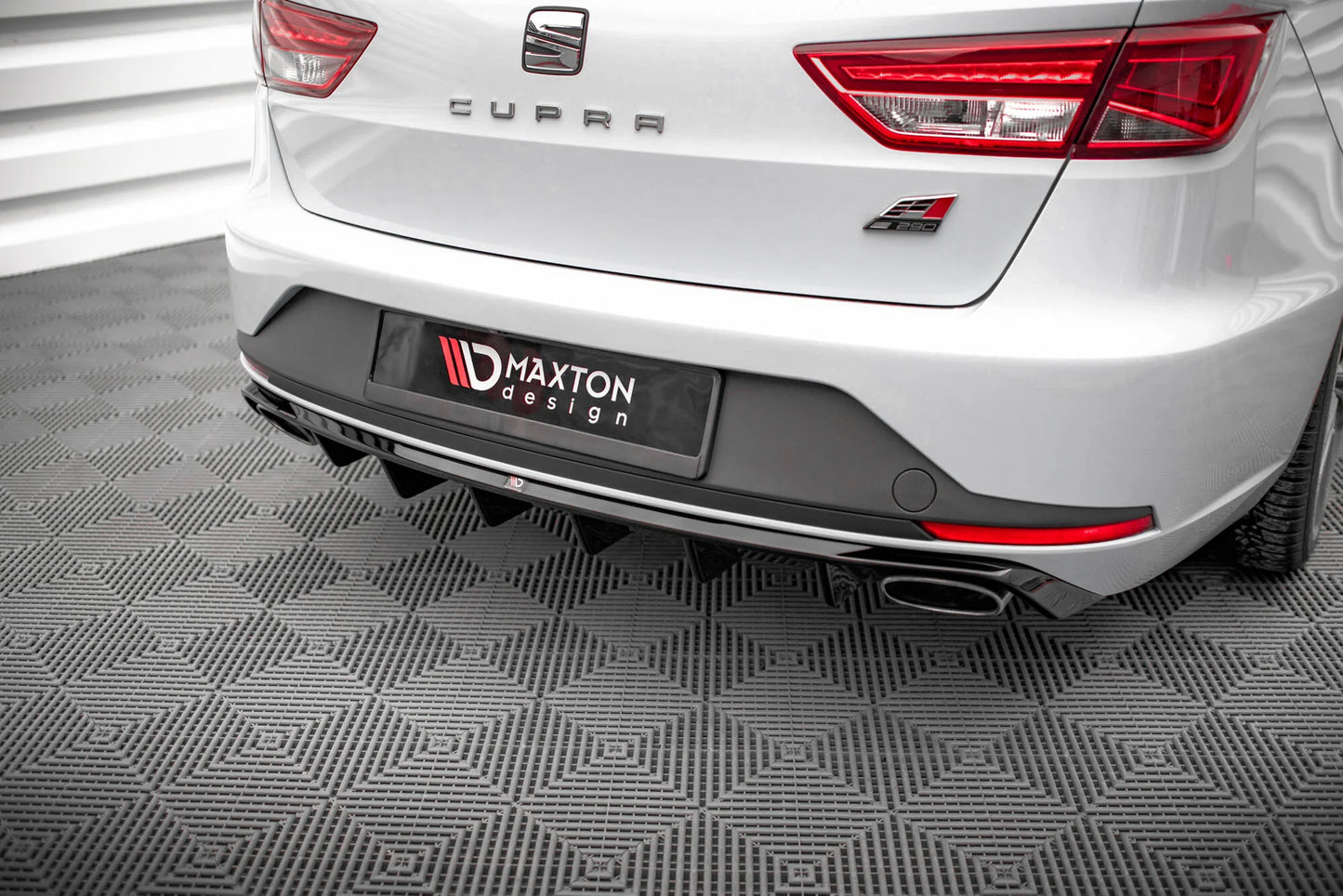 Seat Leon Cupra ST - Heck Diffusor Ansatz