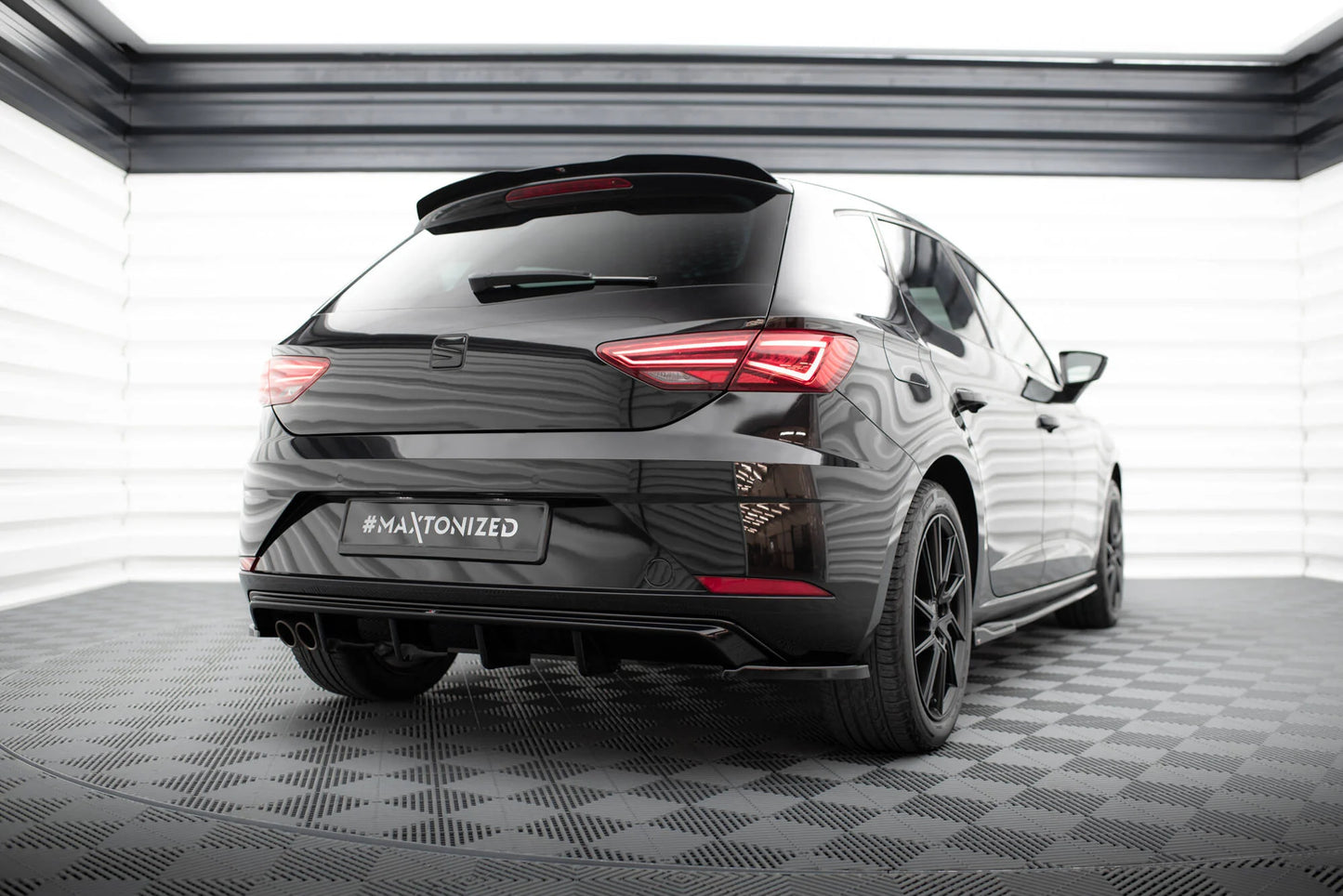 Seat Leon Facelift - Heck Diffusor Ansatz