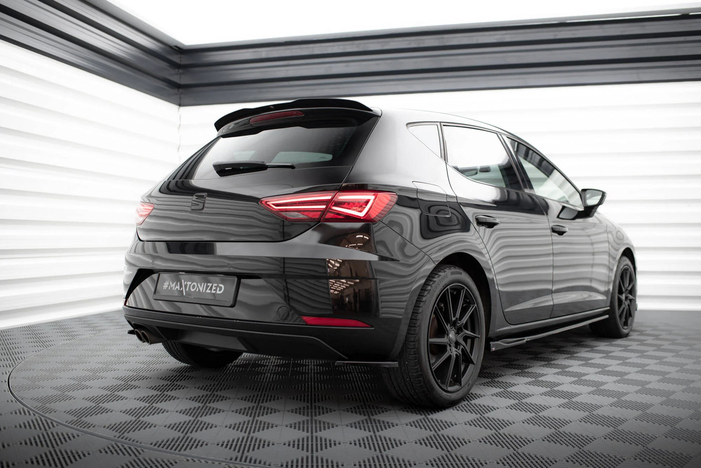 Seat Leon Facelift - Heck Flaps V.1