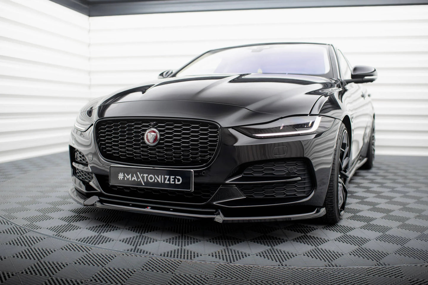 Jaguar XE X760 Facelift - Frontlippe V.2