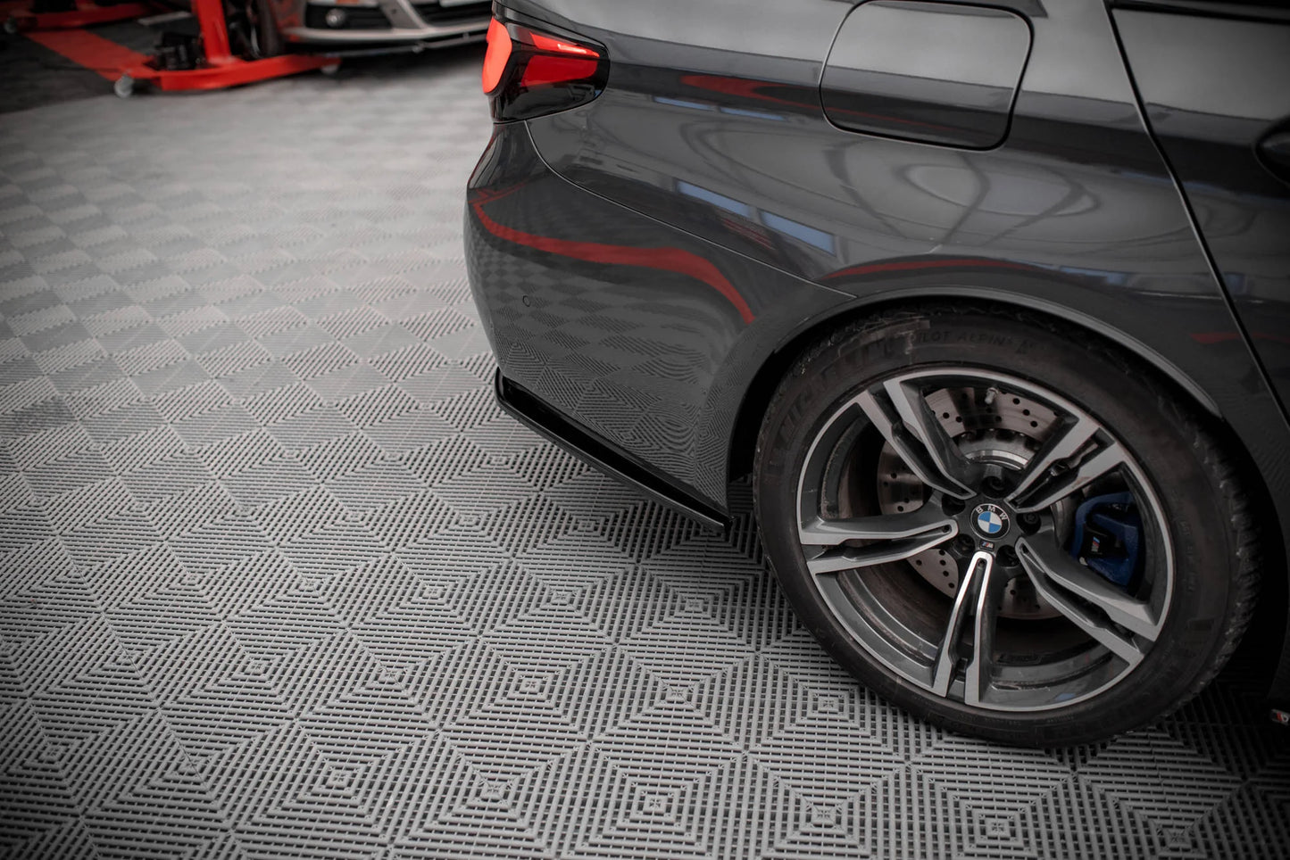 BMW M5 F90 - Heck Flaps