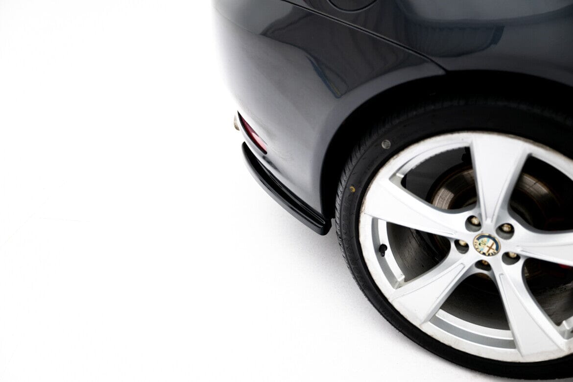 Alfa Romeo GT Heck Ansatz Flaps Schwarz Glanz Maxton Design 
