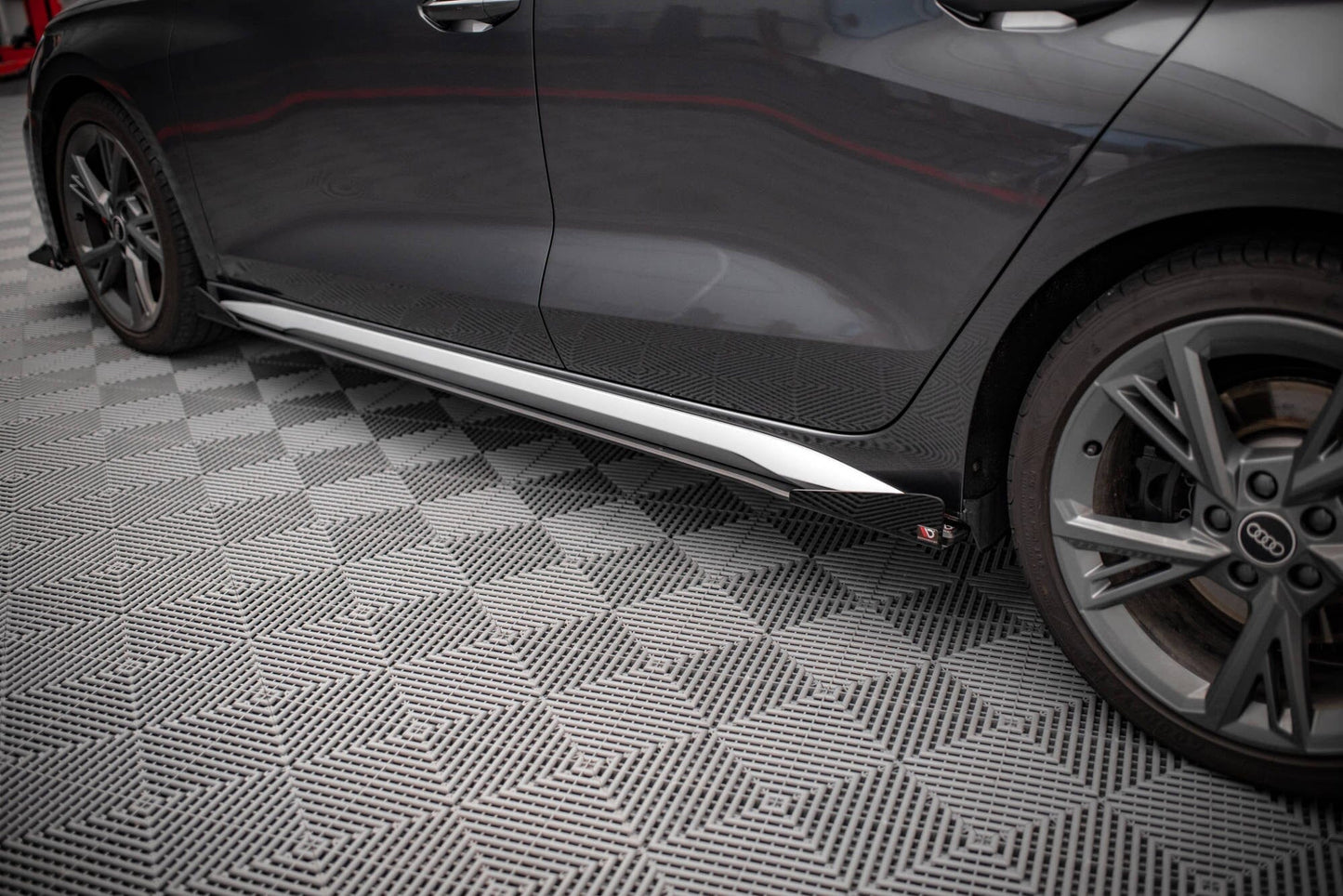 Audi A3 8Y S-Line Limousine Seitenschweller Flaps Maxton Design 