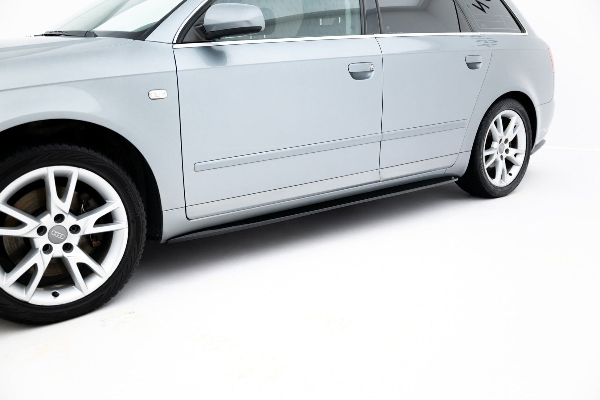 Audi A4 B7 Limousine Seitenschweller V.1 Maxton Design 