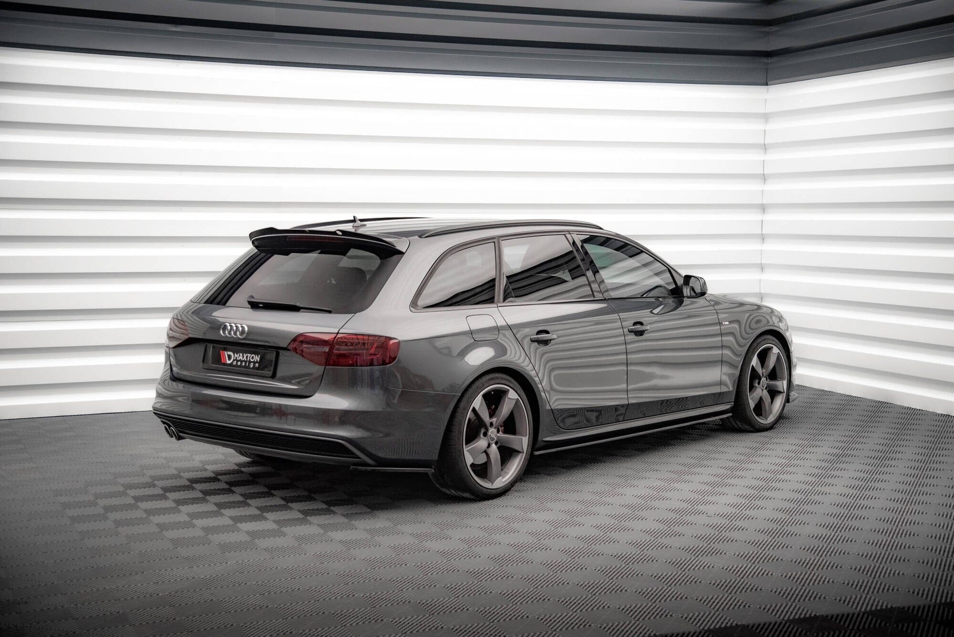 Audi A4 B8 Facelift S-Line Avant Heck Flaps Maxton Design 