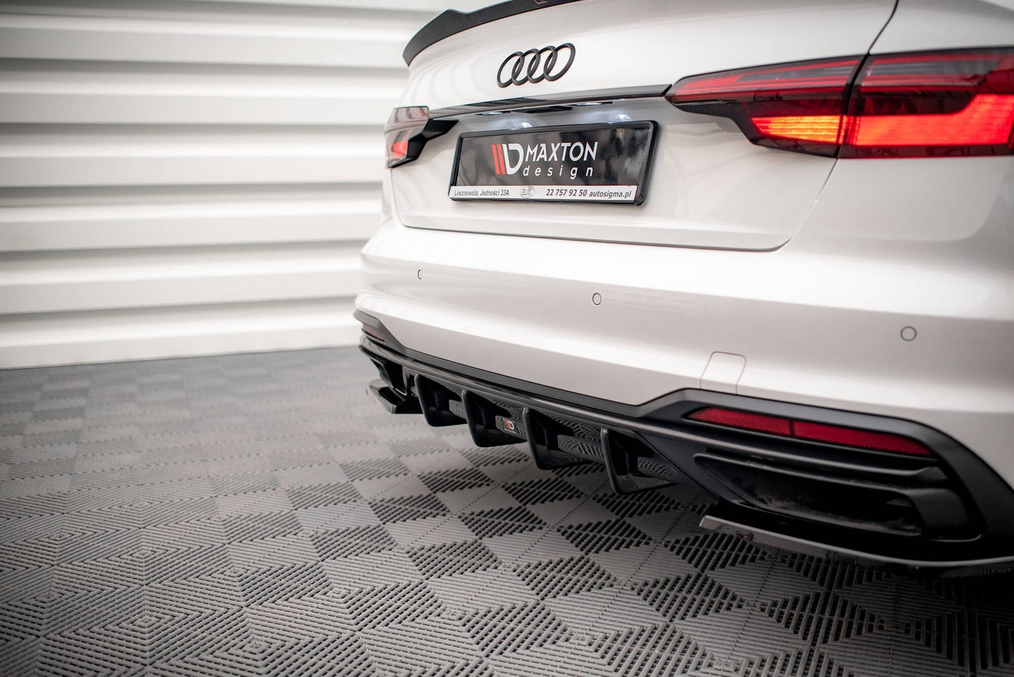 Audi A4 B9 Facelift Avant Heckansatz Maxton Design 