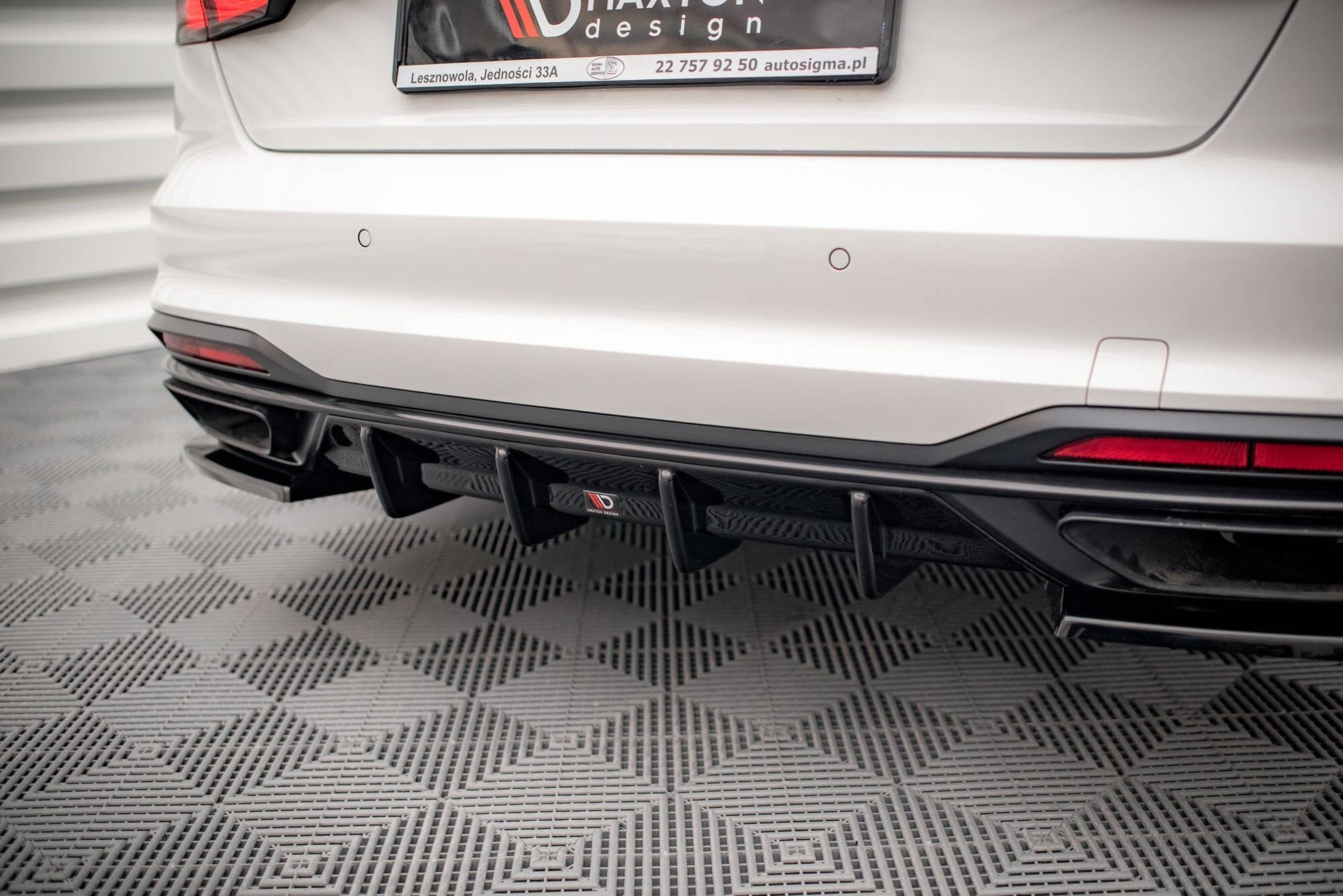 Audi A4 B9 Facelift Avant Heckansatz Maxton Design 