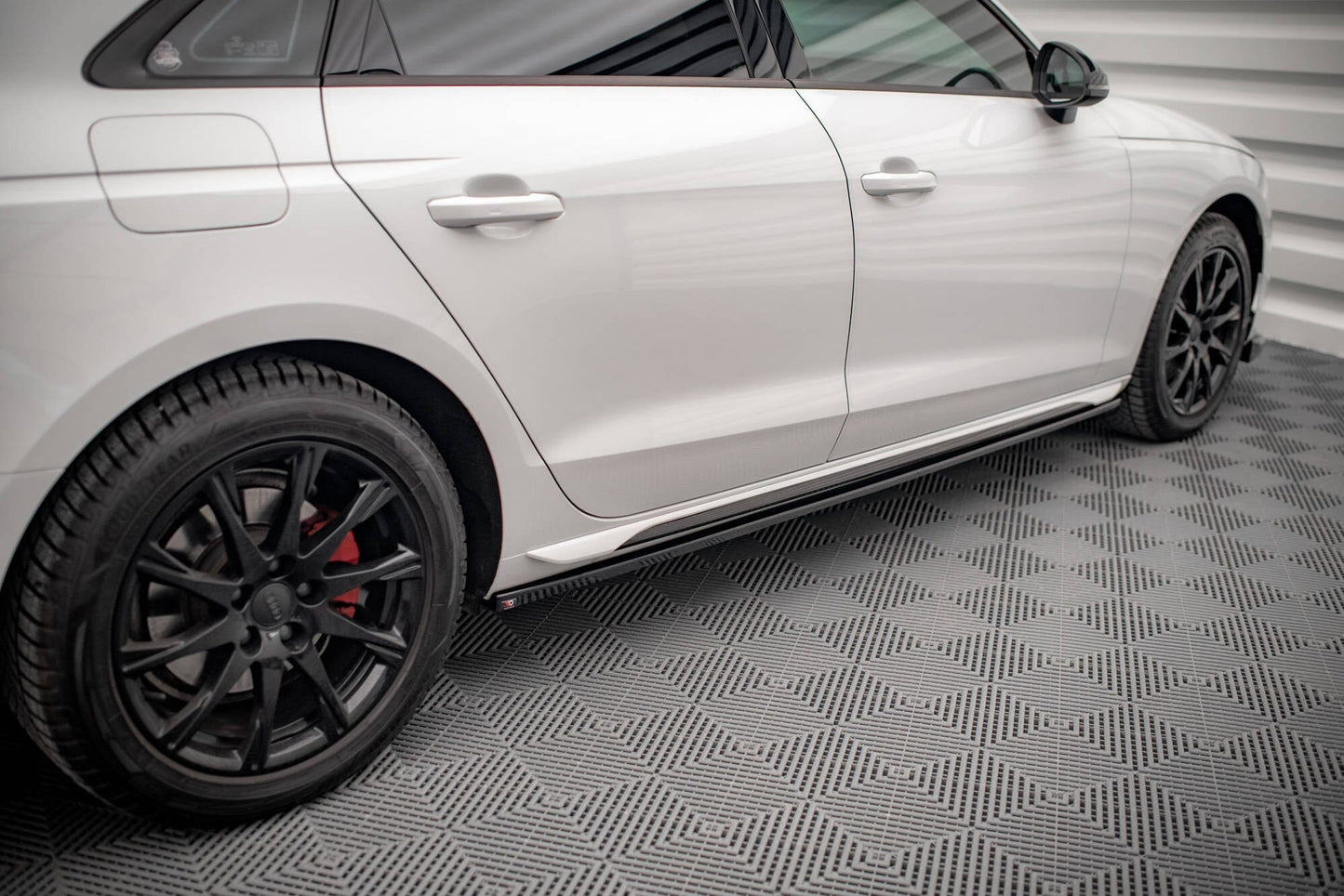 Audi A4 B9 Facelift Avant Seitenschweller Maxton Design 