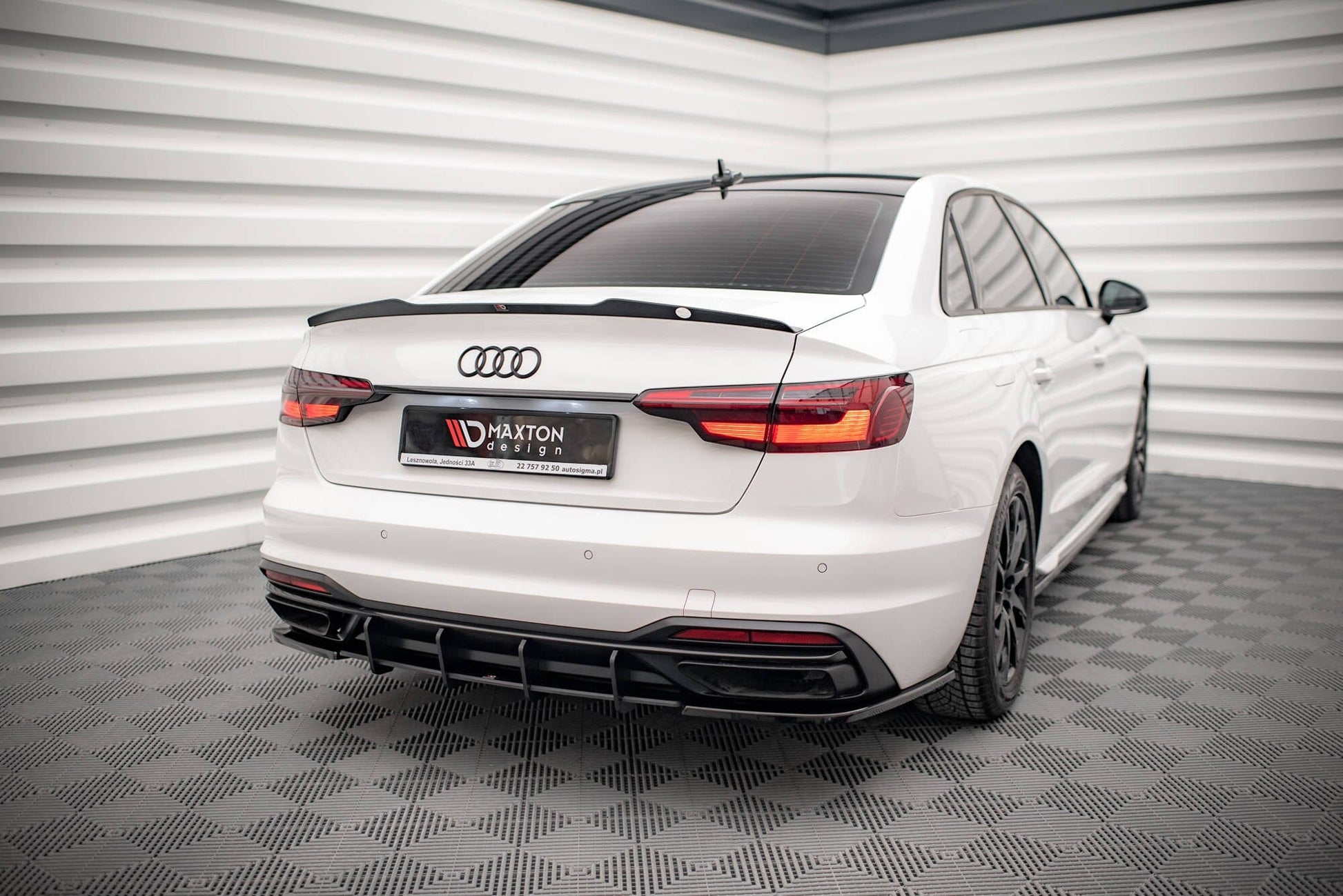 Audi A4 B9 Facelift Avant Street Pro Heckschürze Maxton Design 