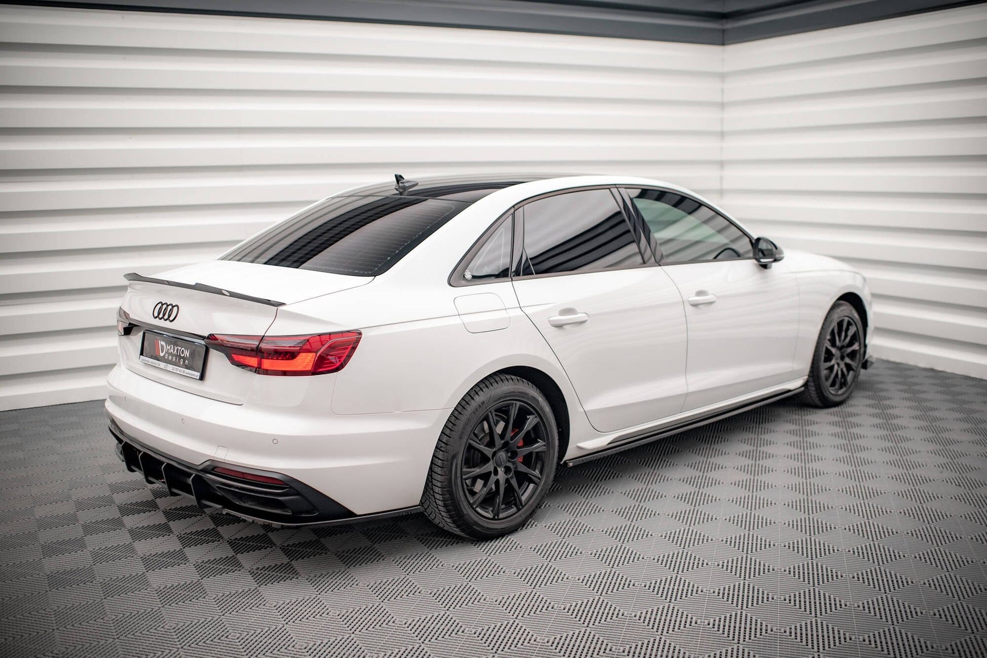 Audi A4 B9 Facelift Limousine Seitenschweller Maxton Design 