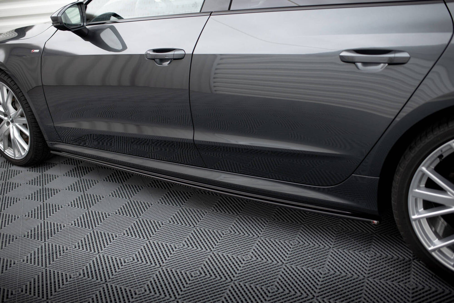 Audi A7 C8 S-Line Seitenschweller Maxton Design 