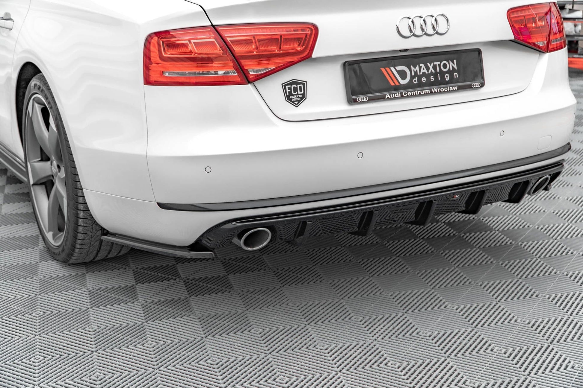 Audi A8 D4 Heck Diffusor Maxton Design 