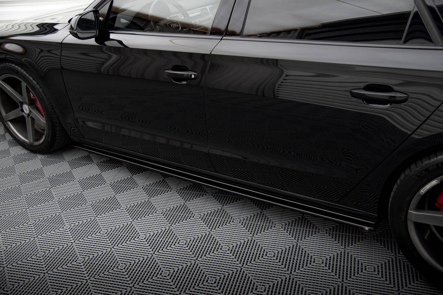 Audi A8 D4 Seitenschweller Maxton Design 