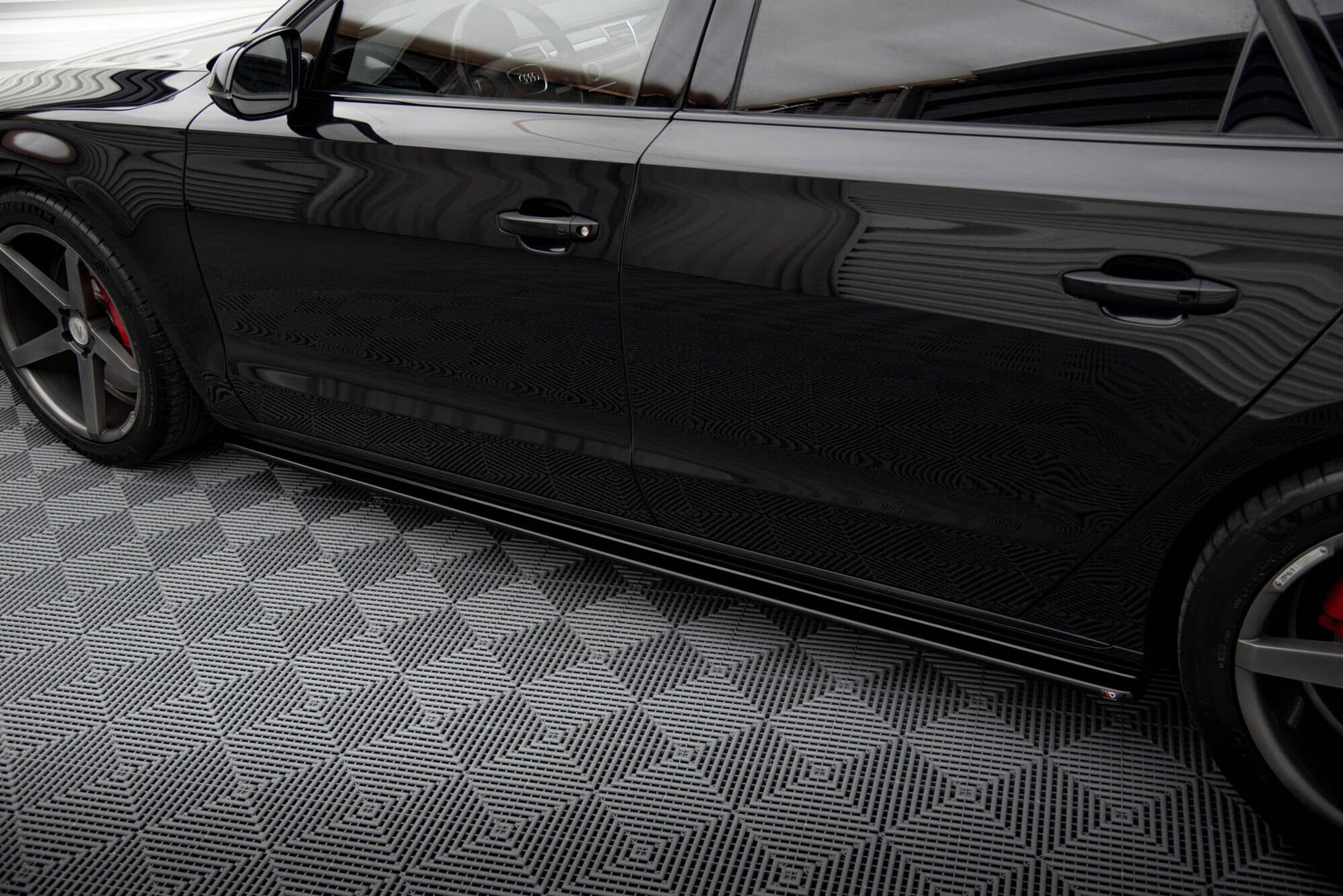 Audi A8 D4 Seitenschweller Maxton Design 