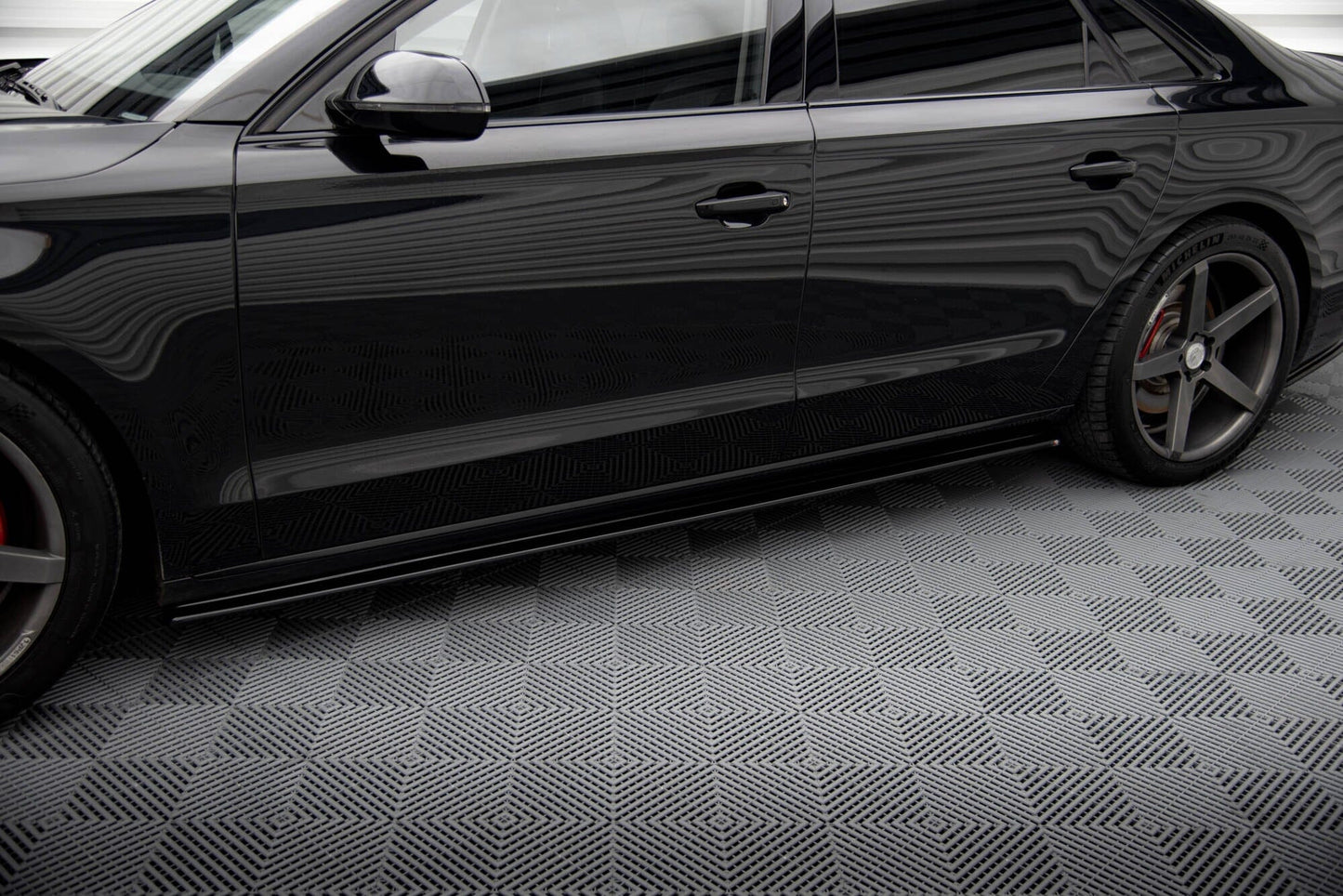 Audi A8 D4 Seitenschweller Maxton Design 