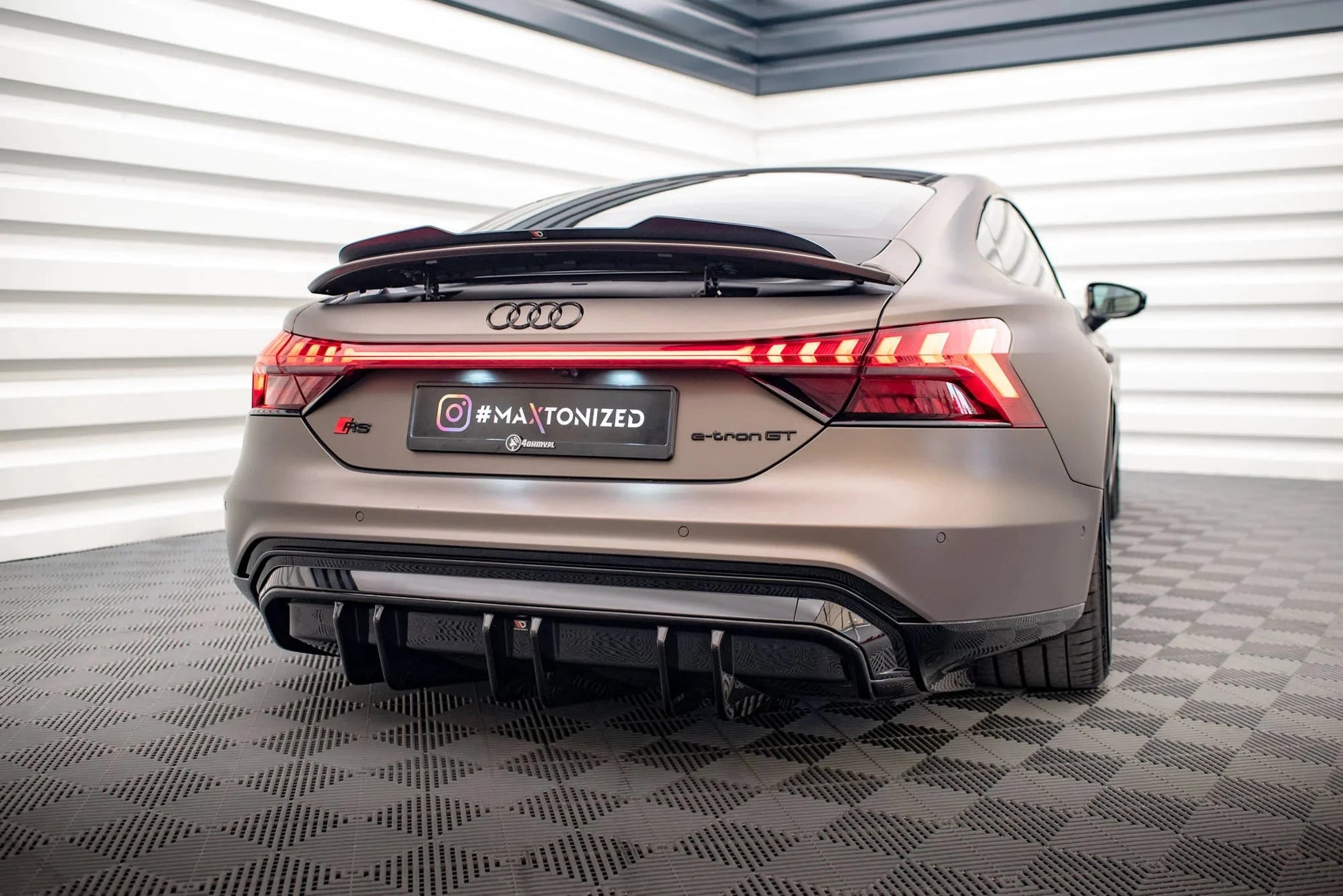 Audi E-Tron GT - Heck Ansatz Maxton Design 