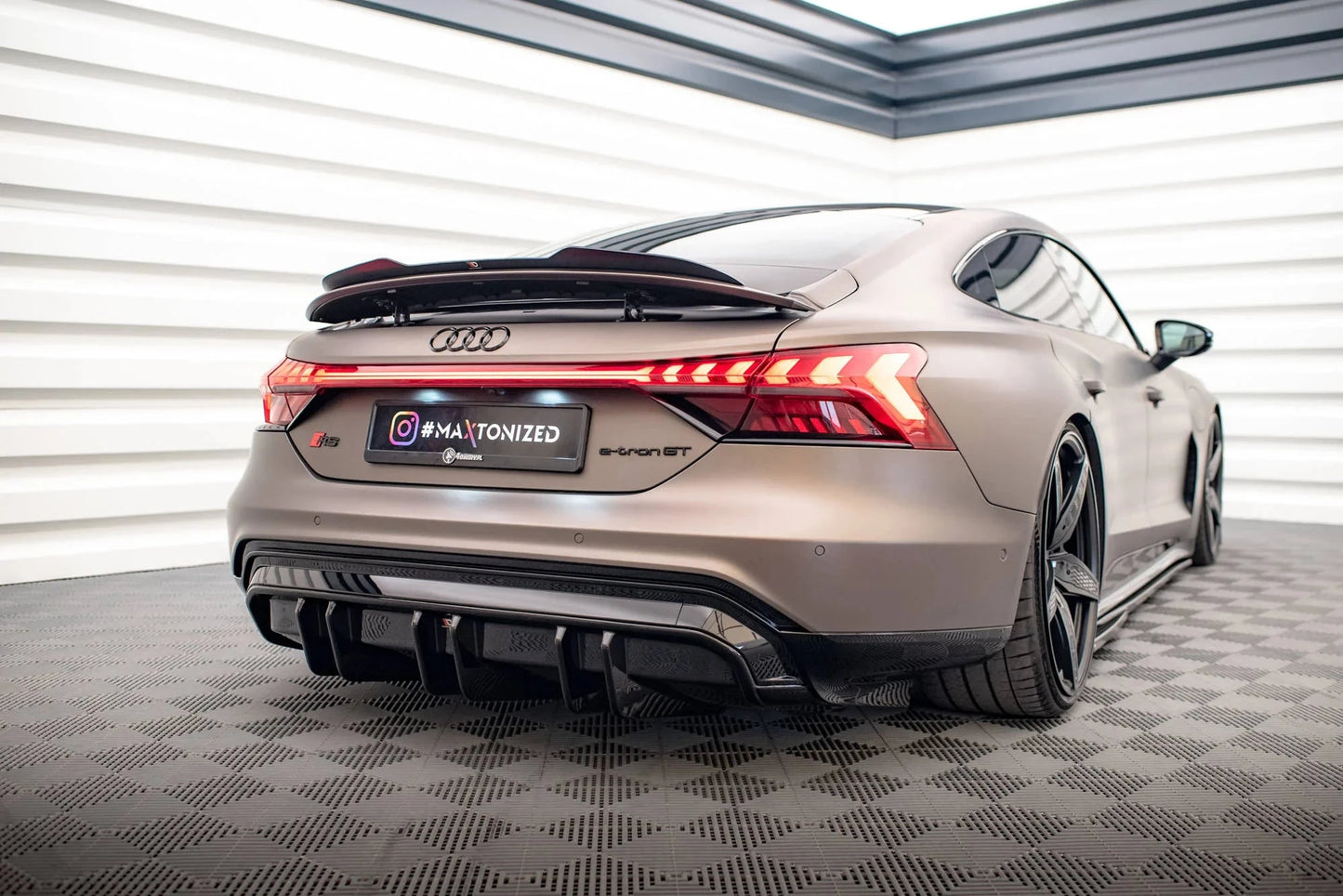 Audi E-Tron GT - Heck Ansatz Maxton Design 