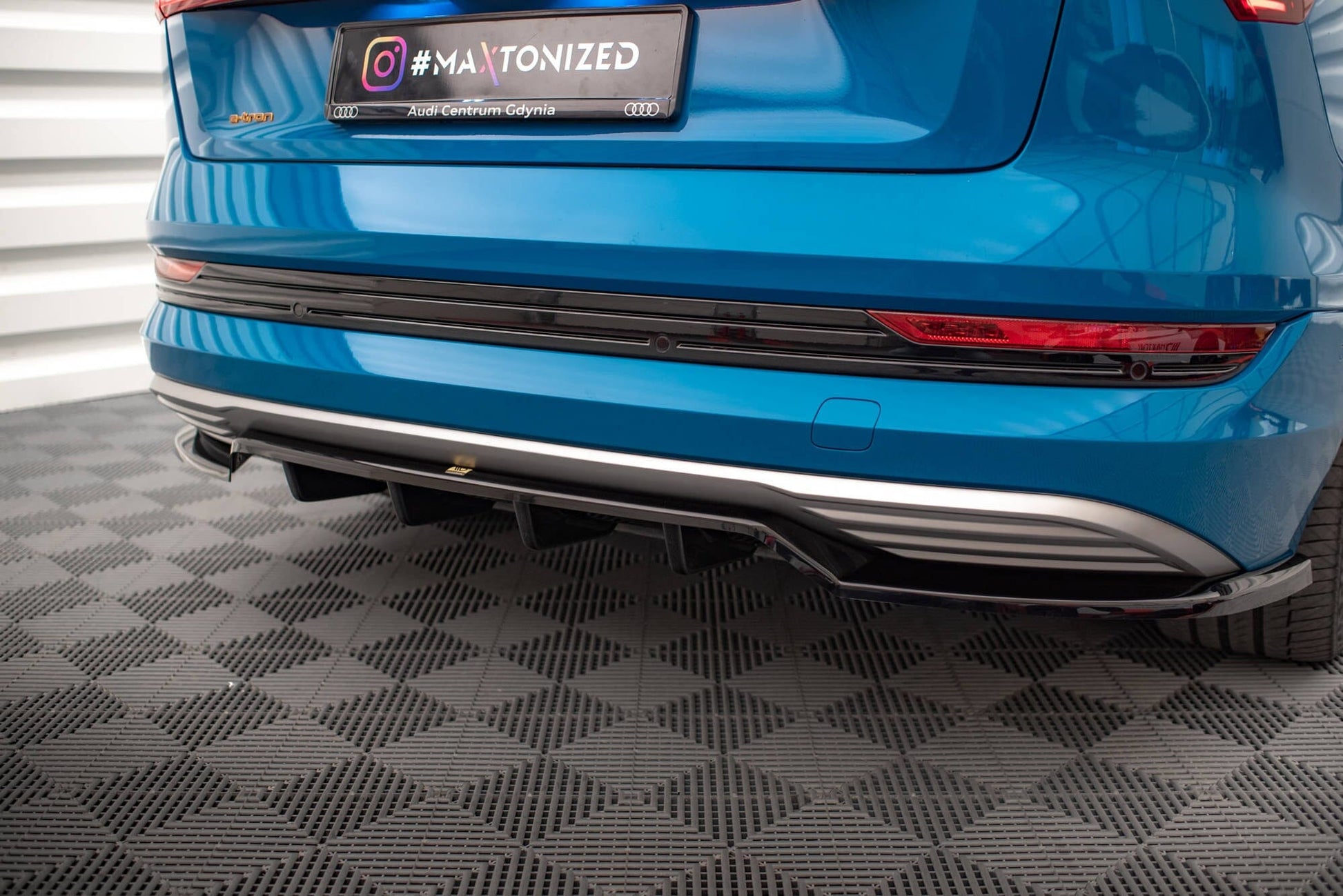 Audi E-Tron - Heck Ansatz Maxton Design 
