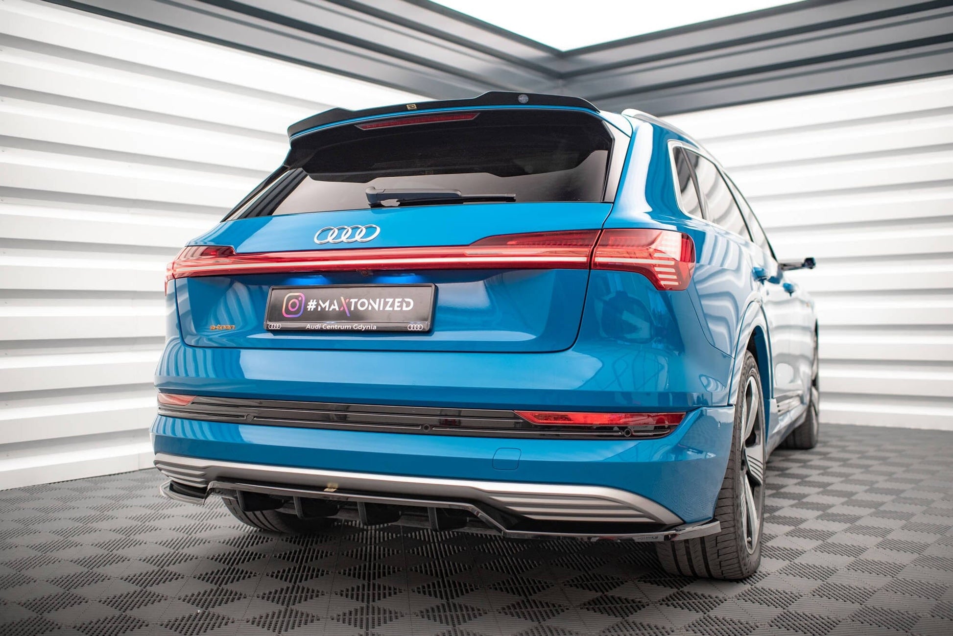 Audi E-Tron - Heck Ansatz Maxton Design 