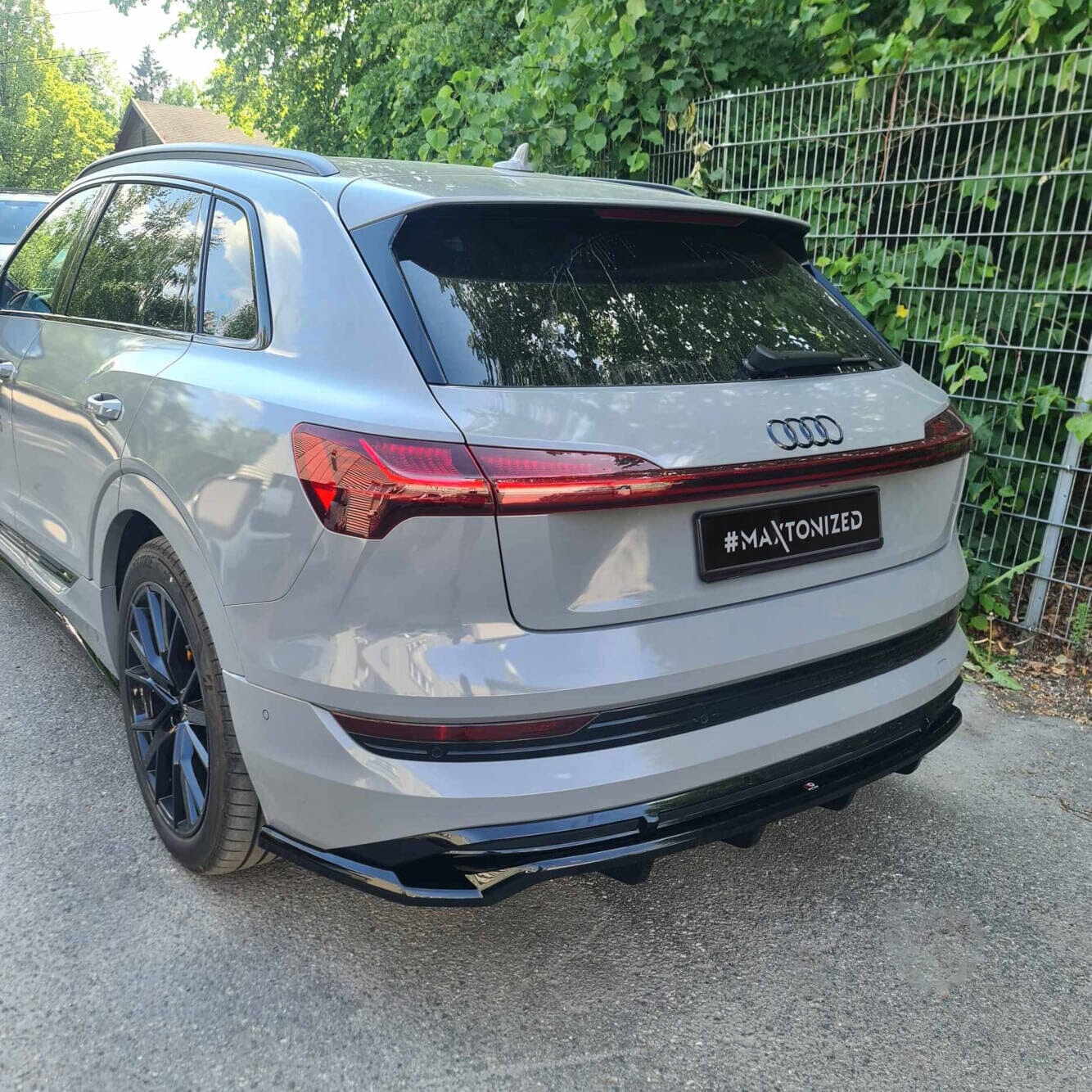 Audi E-Tron S-Line - Heck Ansatz Maxton Design 