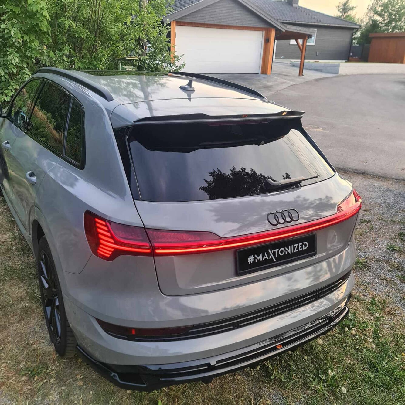 Audi E-Tron S-Line - Heck Ansatz Maxton Design 