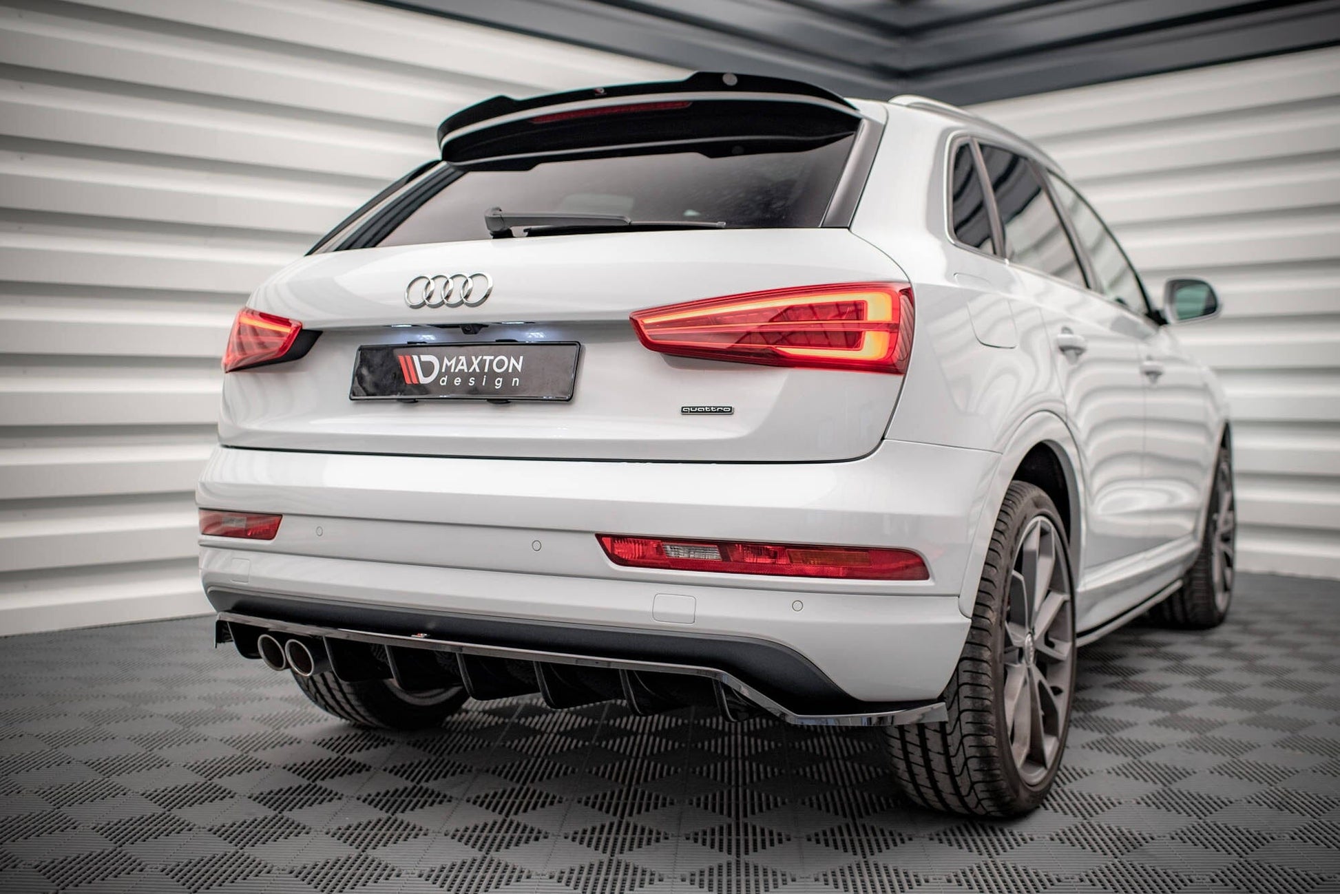 Audi Q3 8U Facelift - Heck Ansatz Maxton Design 