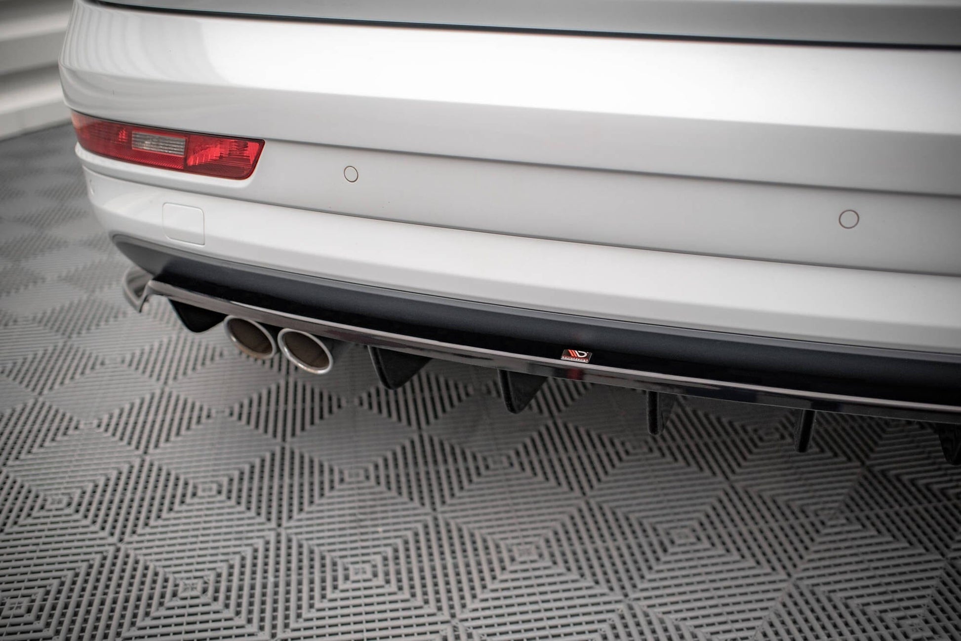 Audi Q3 8U Facelift - Heck Ansatz Maxton Design 