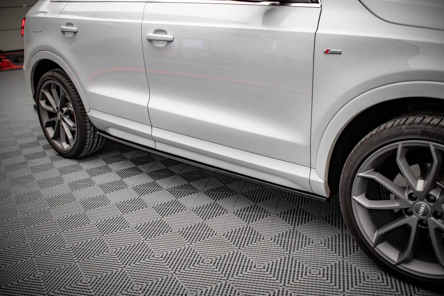Audi Q3 8U Facelift - Seitenschweller Maxton Design 
