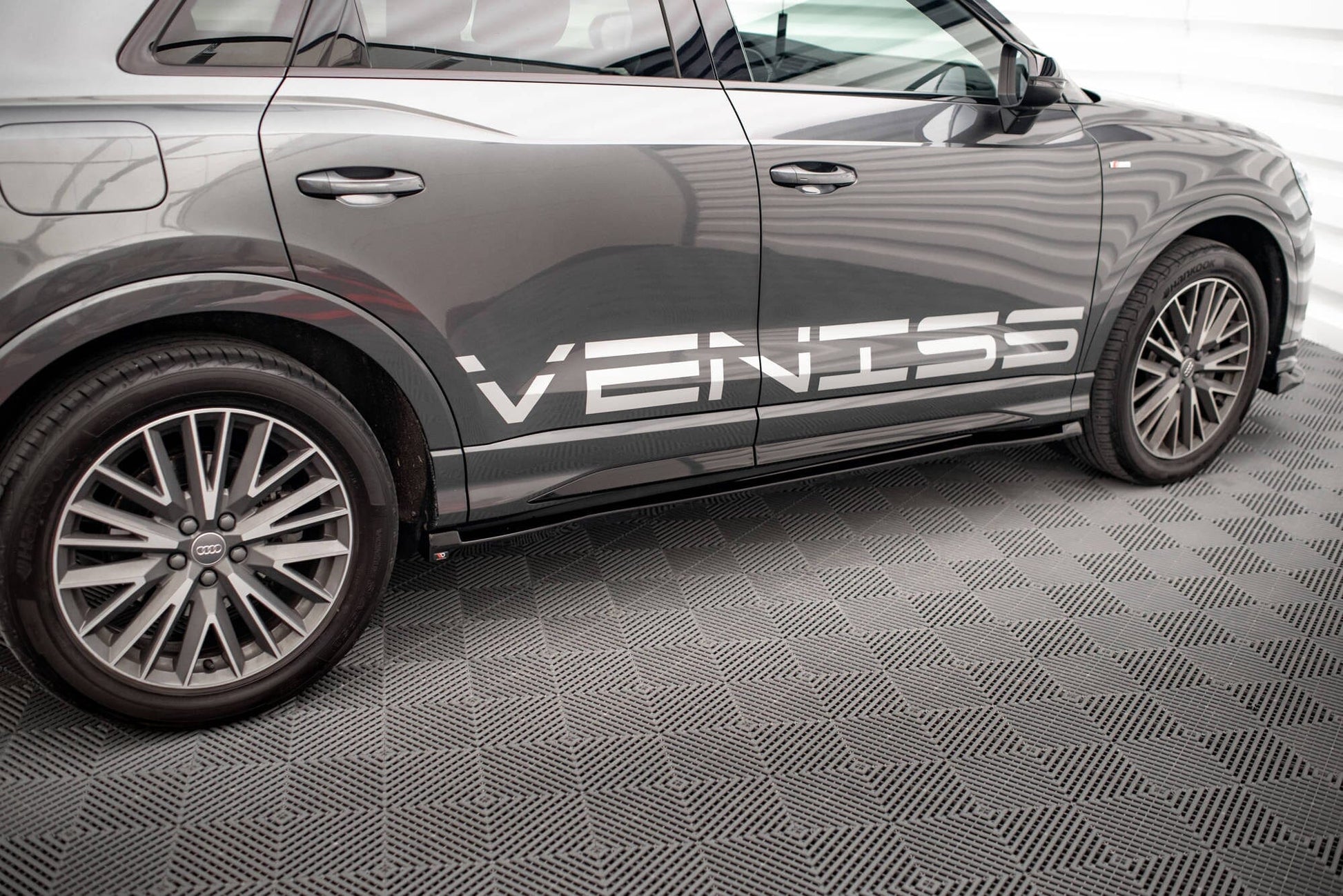 Audi Q3 F3 S-Line - Seitenschweller V.1 Maxton Design 