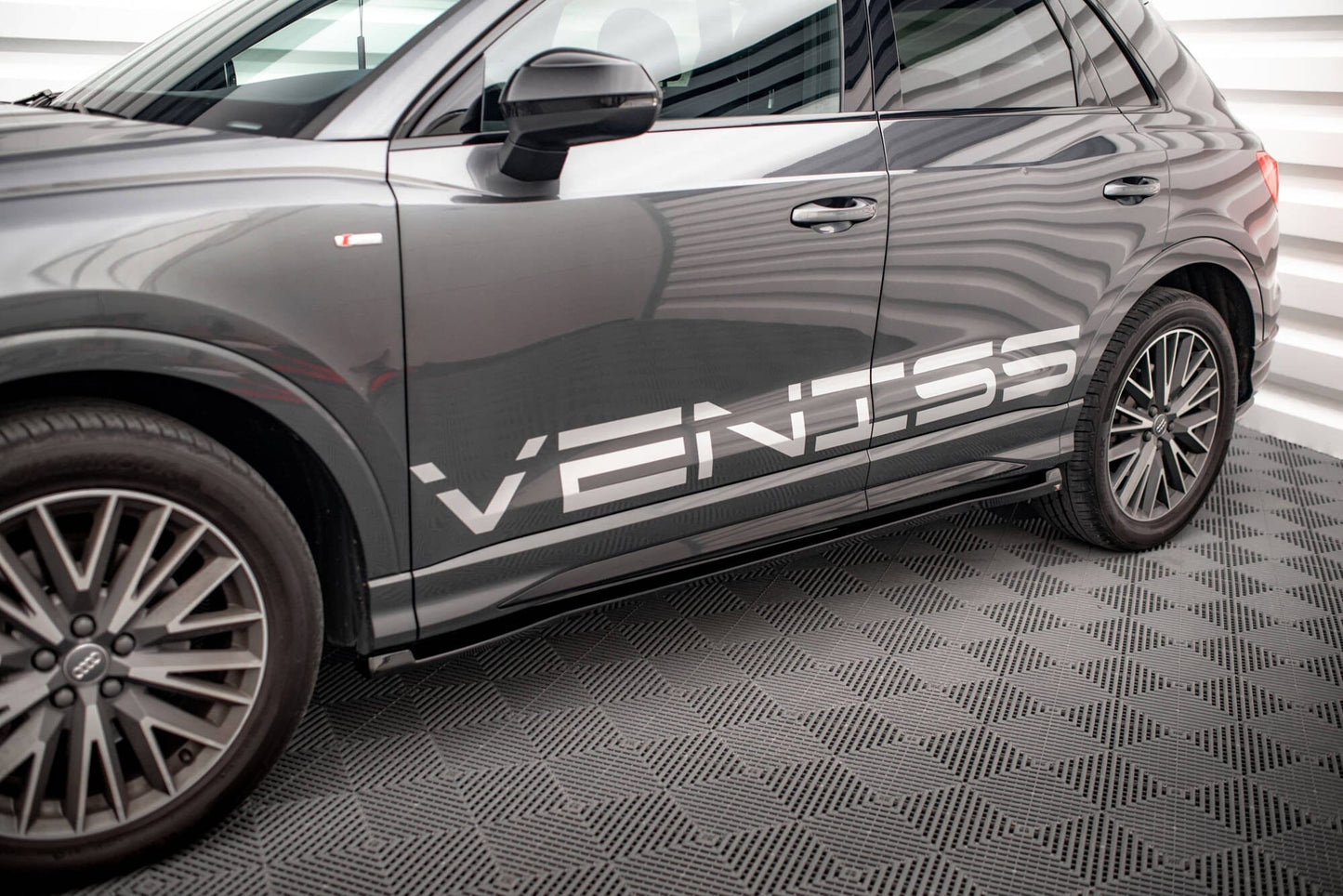 Audi Q3 F3 S-Line - Seitenschweller V.1 Maxton Design 