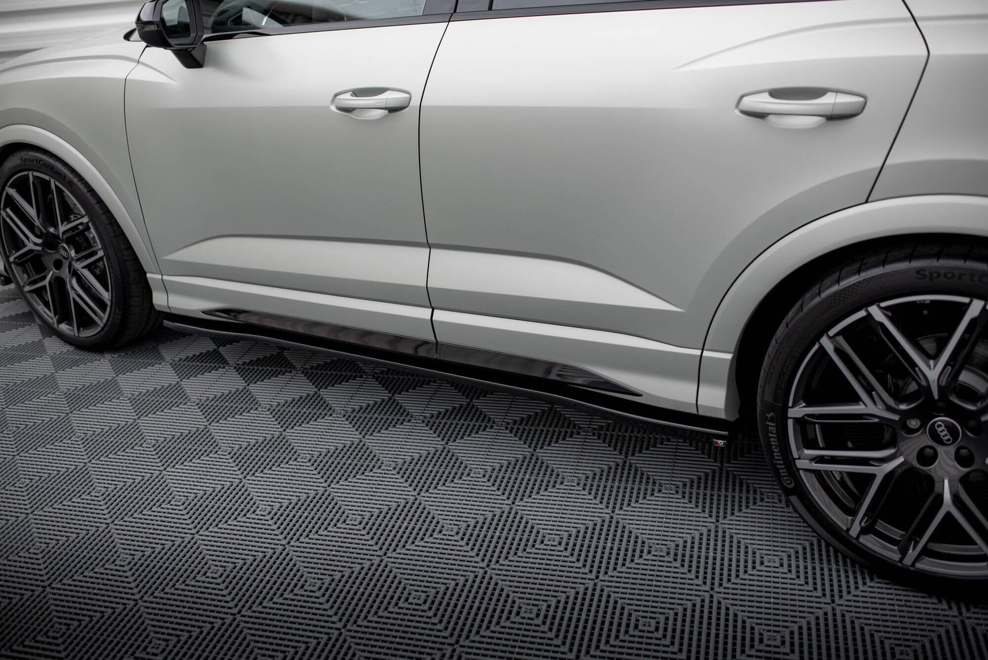 Audi Q3 F3 S-Line - Seitenschweller V.2 Maxton Design 