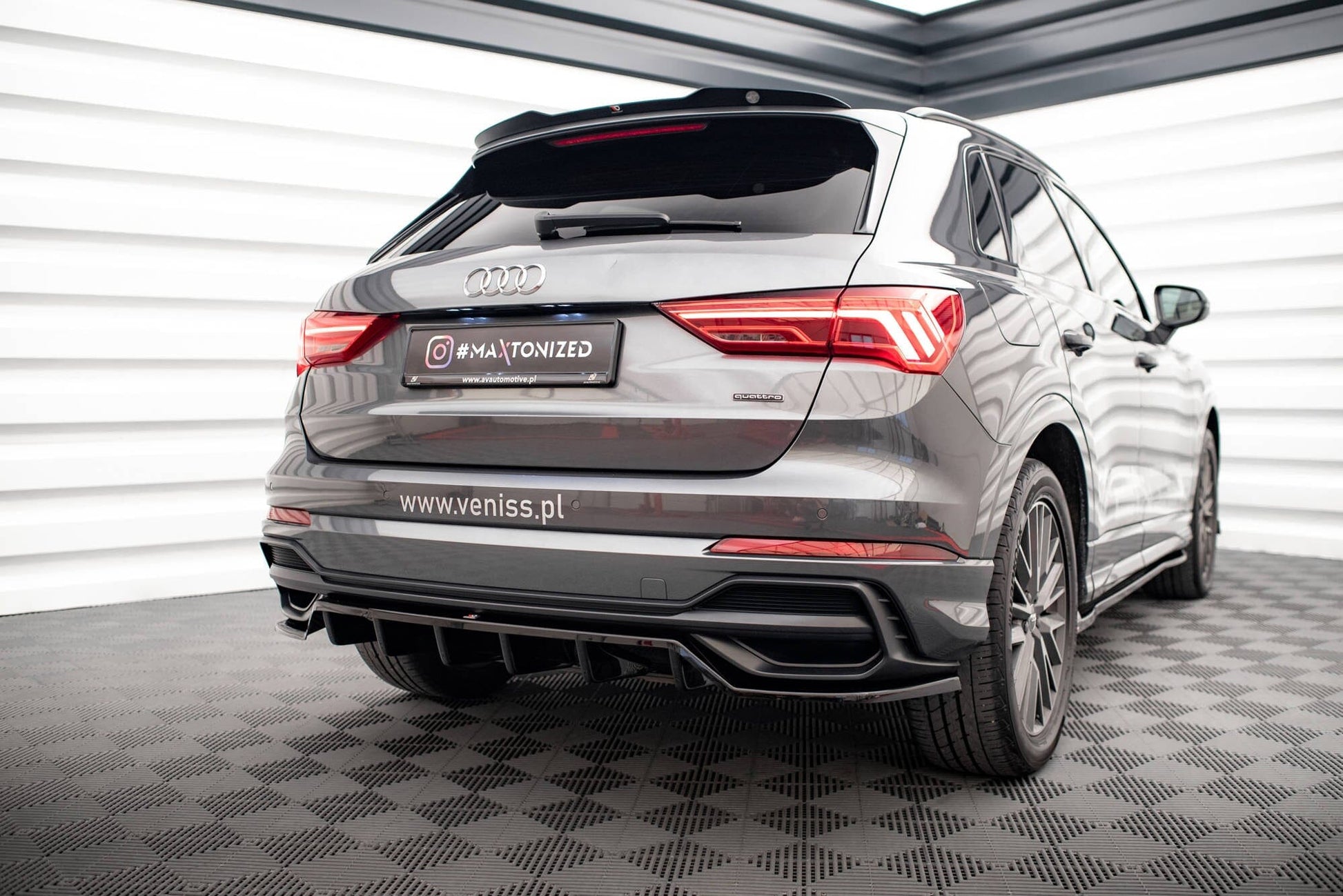 Audi Q3 F3 S-Line SUV - Heck Ansatz Maxton Design 