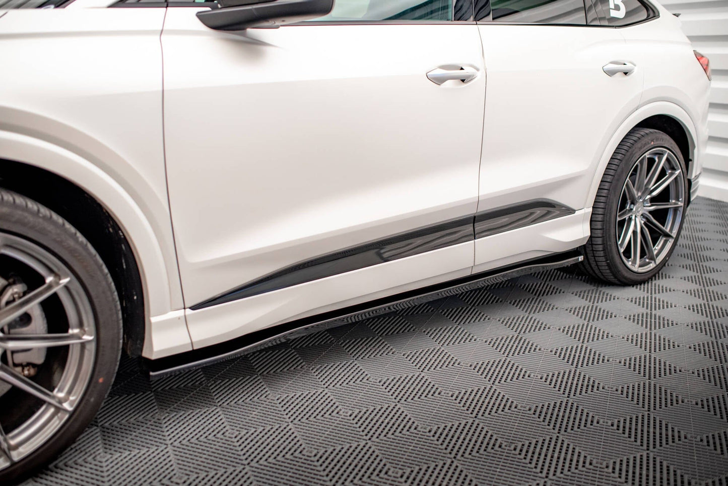 Audi Q4 e-tron Mk1 - Seitenschweller Maxton Design 