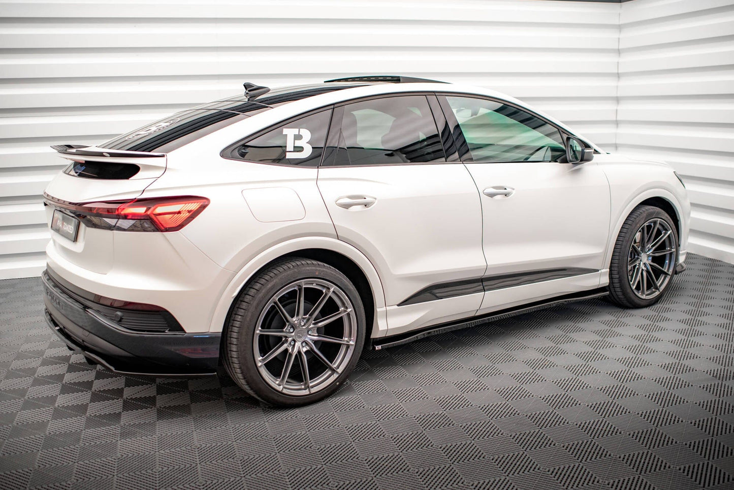 Audi Q4 e-tron Mk1 - Seitenschweller Maxton Design 