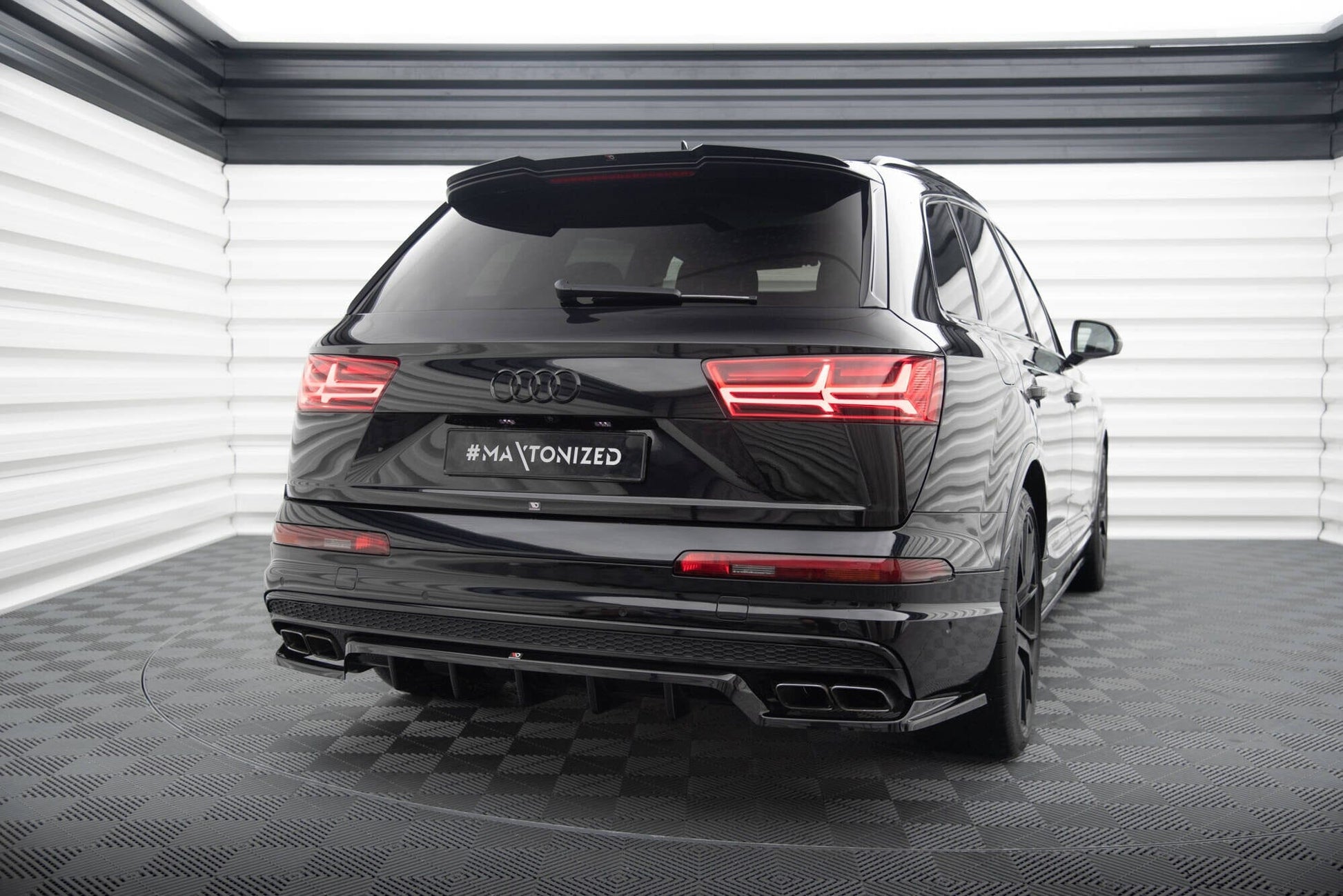Audi Q7 4M S-Line - Heck Ansatz Maxton Design 