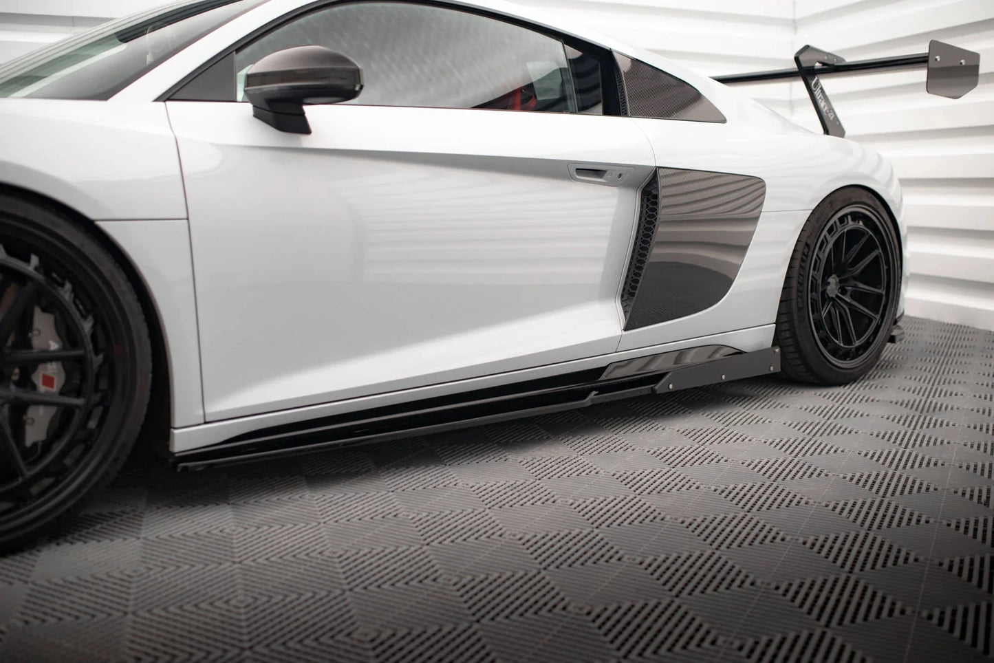 Audi R8 MK2 Facelift - Seitenschweller V.2 + Flaps Maxton Design 