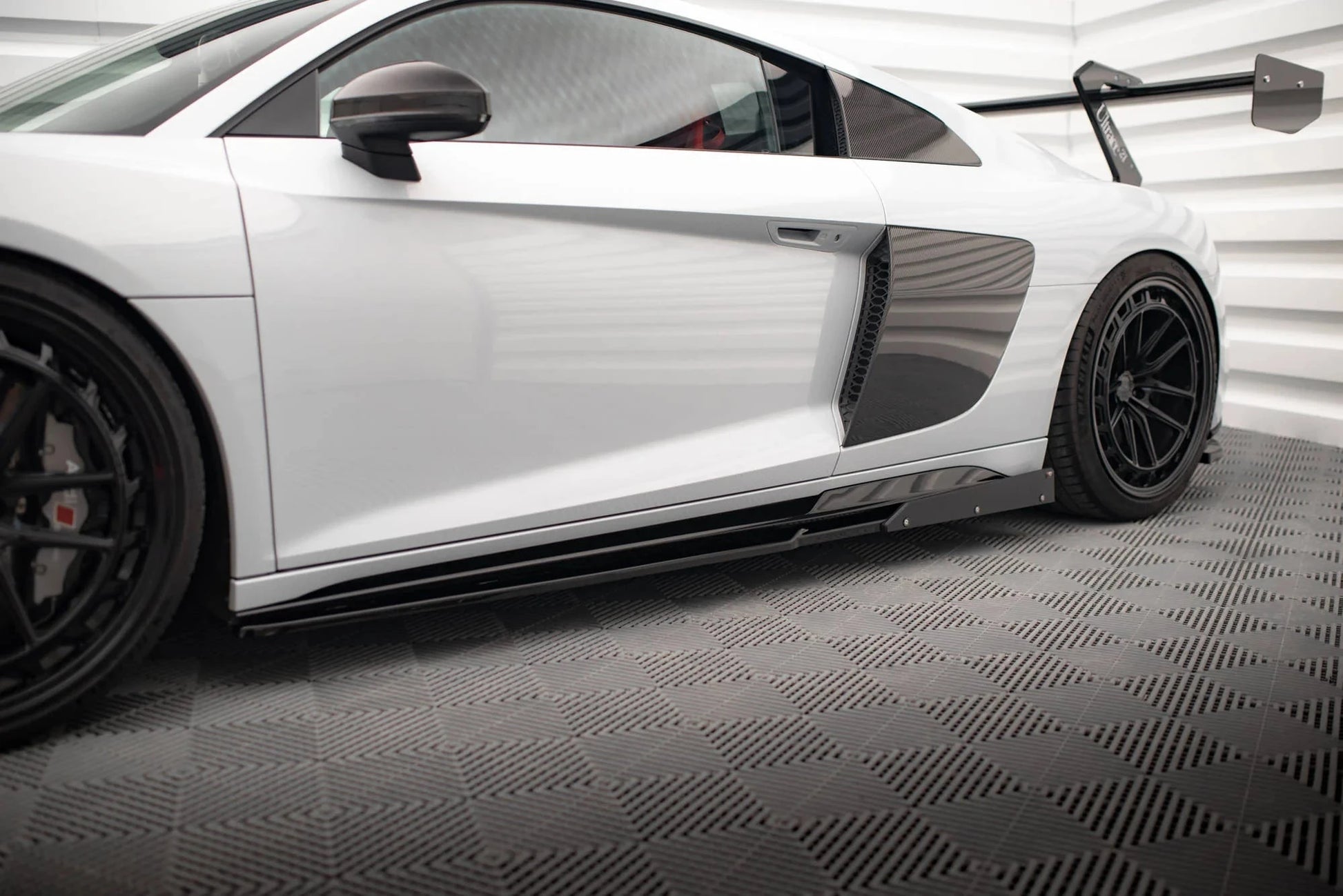 Audi R8 MK2 Facelift - Seitenschweller V.2 + Flaps Maxton Design 