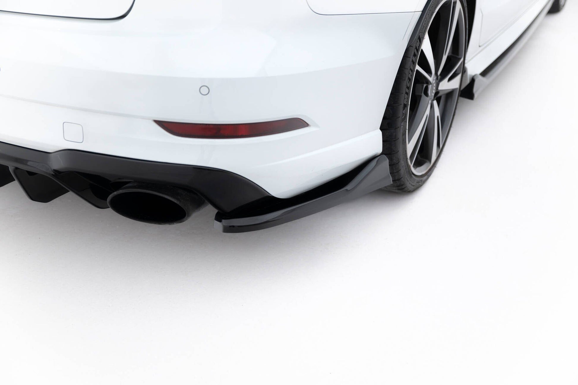 Audi RS3 8V Facelift Limousine Heck Flaps V.5 Maxton Design 