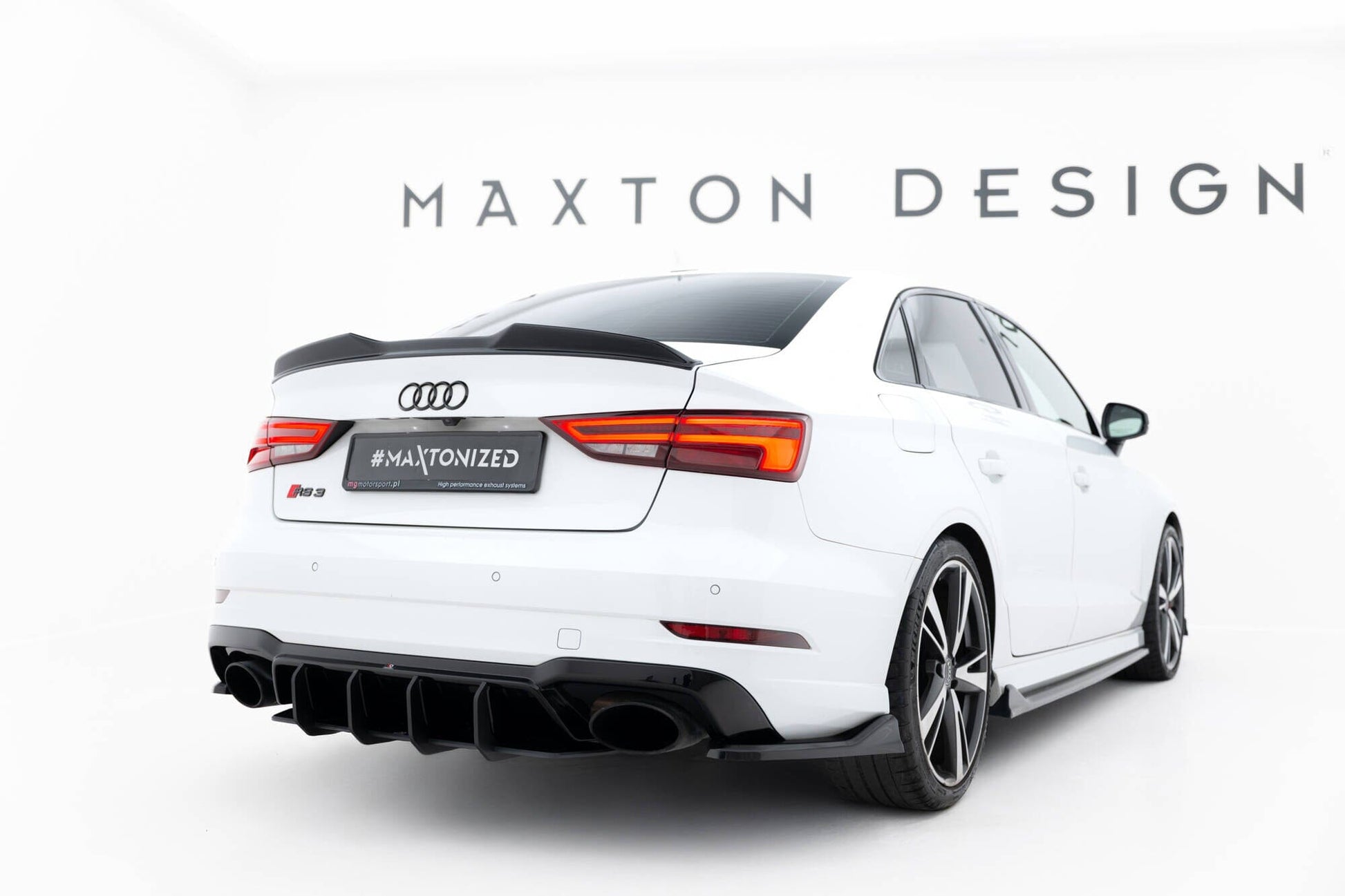Audi RS3 8V Facelift Limousine Street Pro Heckschürze V.2 Maxton Design 